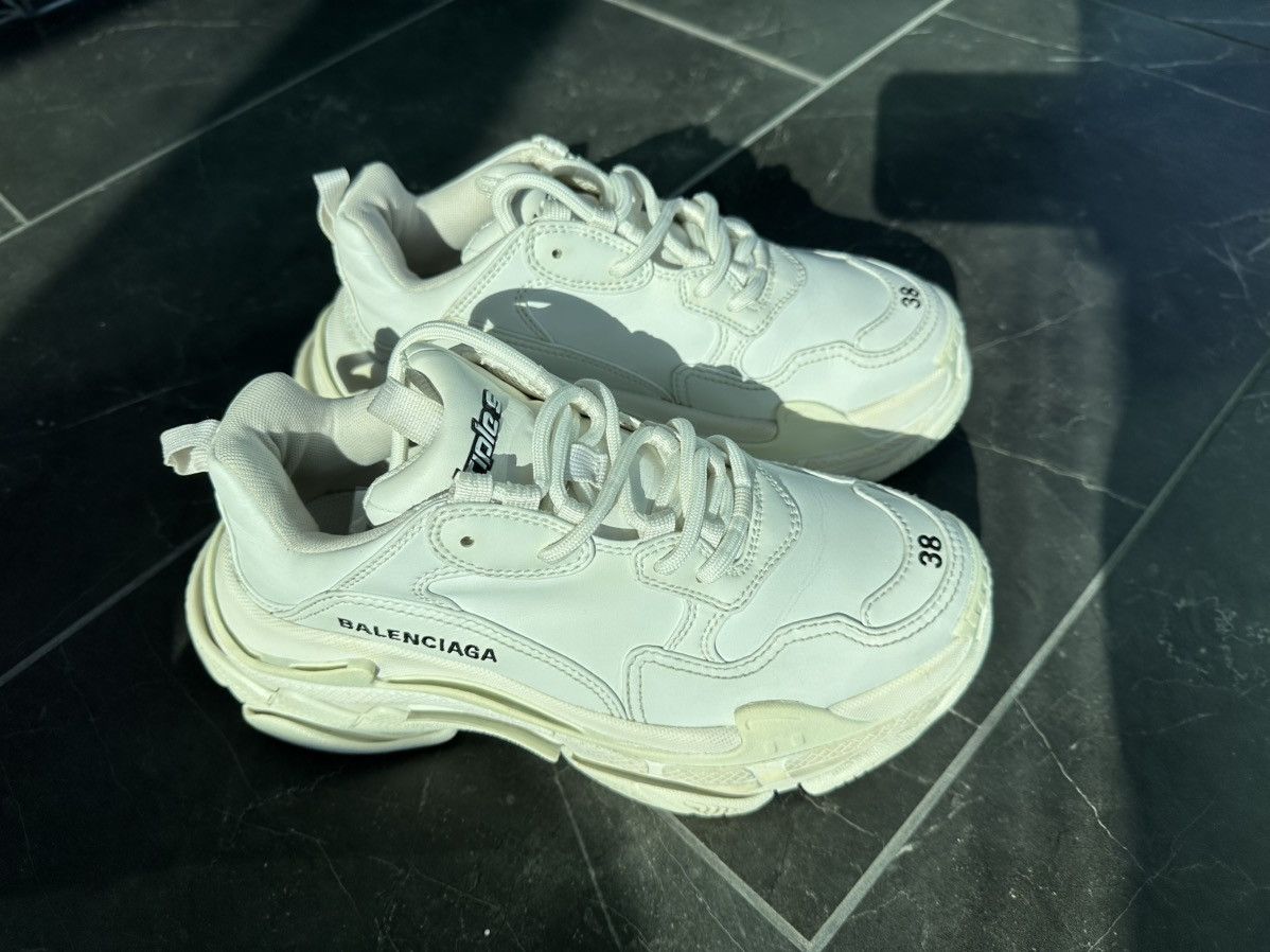 Balenciaga Balenciaga Triple S Sneakers Size US 8 / IT 38 - 1 Thumbnail