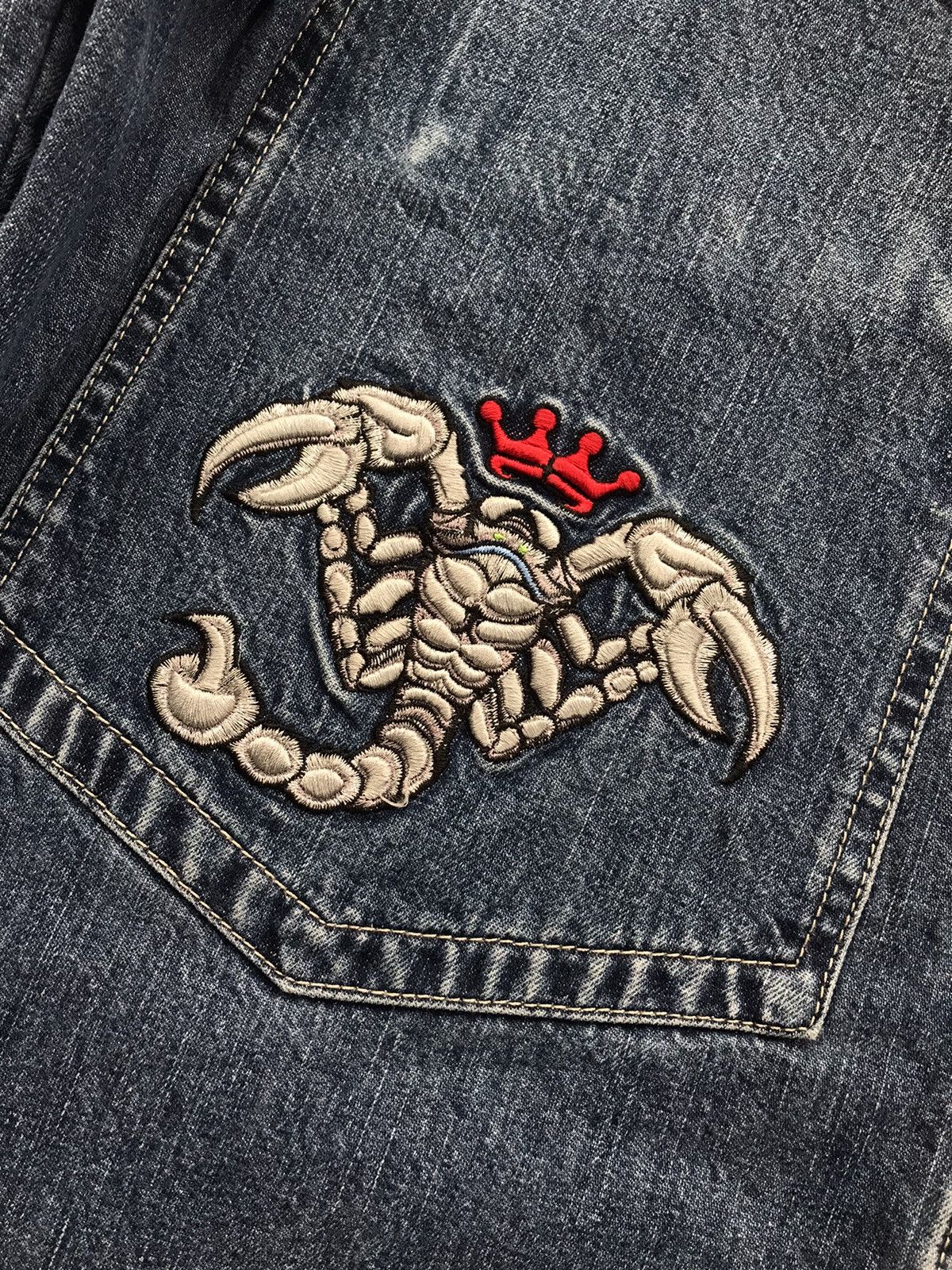 Vintage Jnco big pocket scorpion 👑🦂 embroidered denim