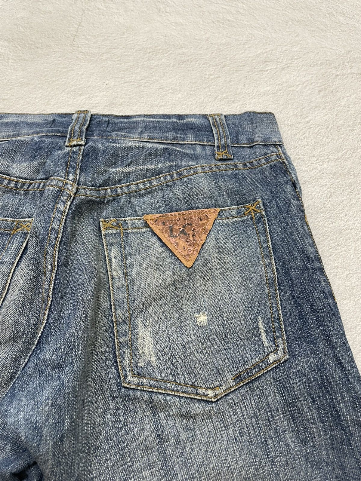 Dolce & Gabbana 2000s Dolce & Gabbana Distressed Denim Shorts Raw Hem Size US 33 - 8 Thumbnail