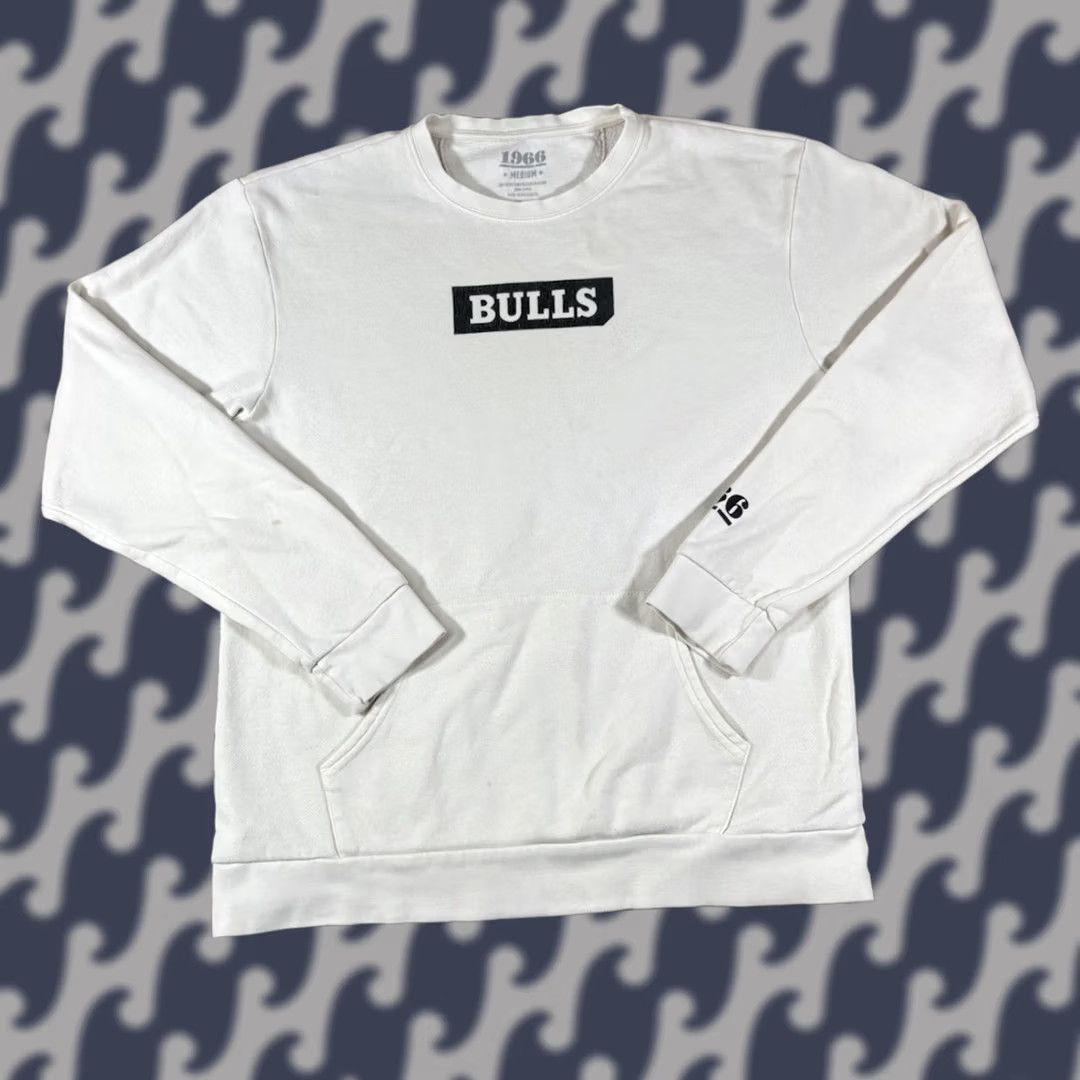 NBA 1966 Chicago Bulls NBA Cream Crewneck Sweatshirt Adult Medium Beige Cotton Blend Knit Pullover Crew Neck Long Sleeve Basketball Gym & Training Size US M / EU 48-50 / 2 - 1 Thumbnail