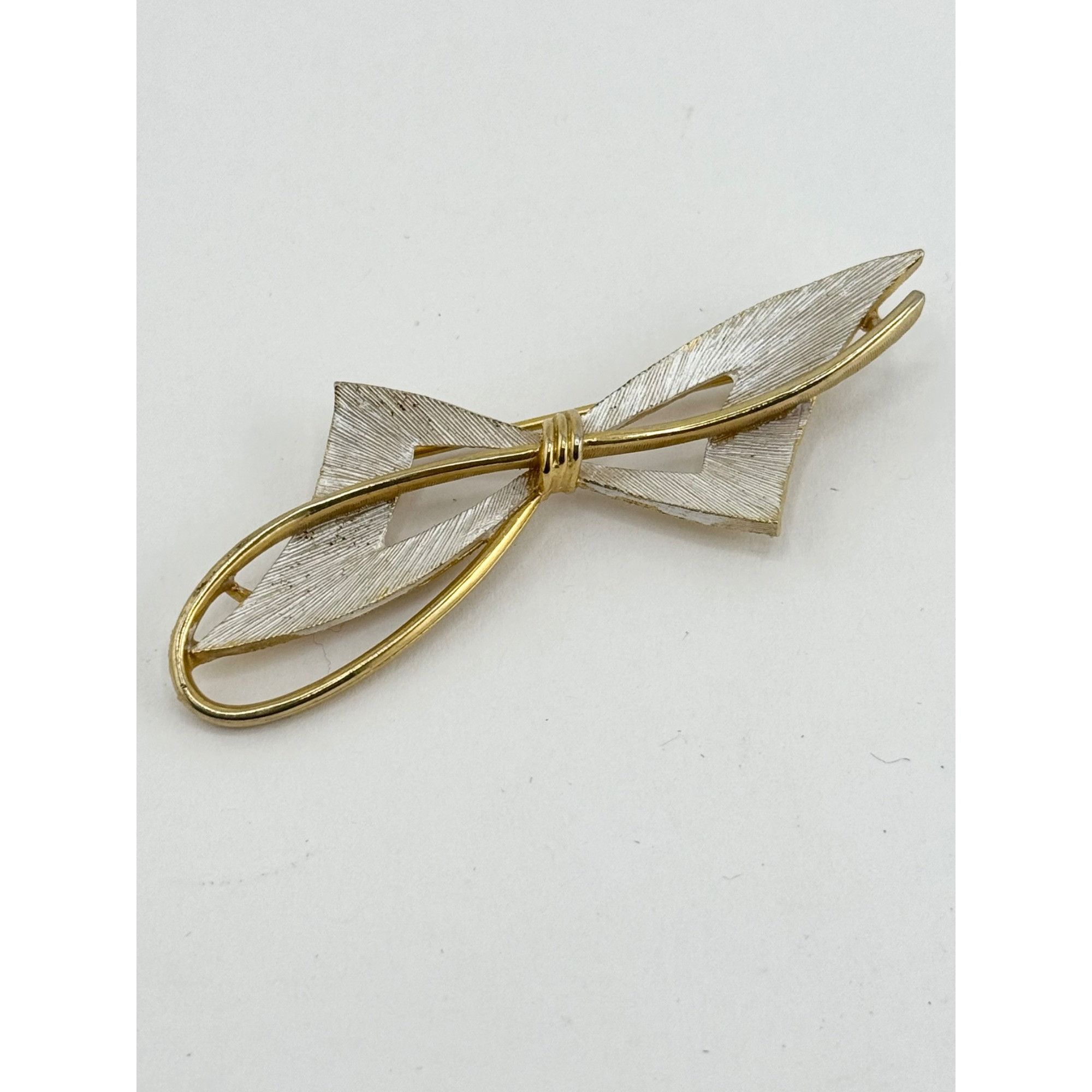 Vintage Vintage JJ Jonette Bow Brooch Pin Size ONE SIZE - 1 Thumbnail