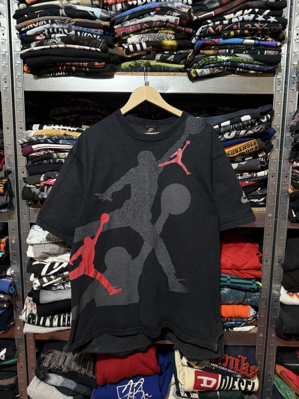 Jordan Brand Vintage 90’s Nike Air Jordan Big Logo Retro T-Shirt Y2K Hype Size US XL / EU 56 / 4 - 1 Thumbnail