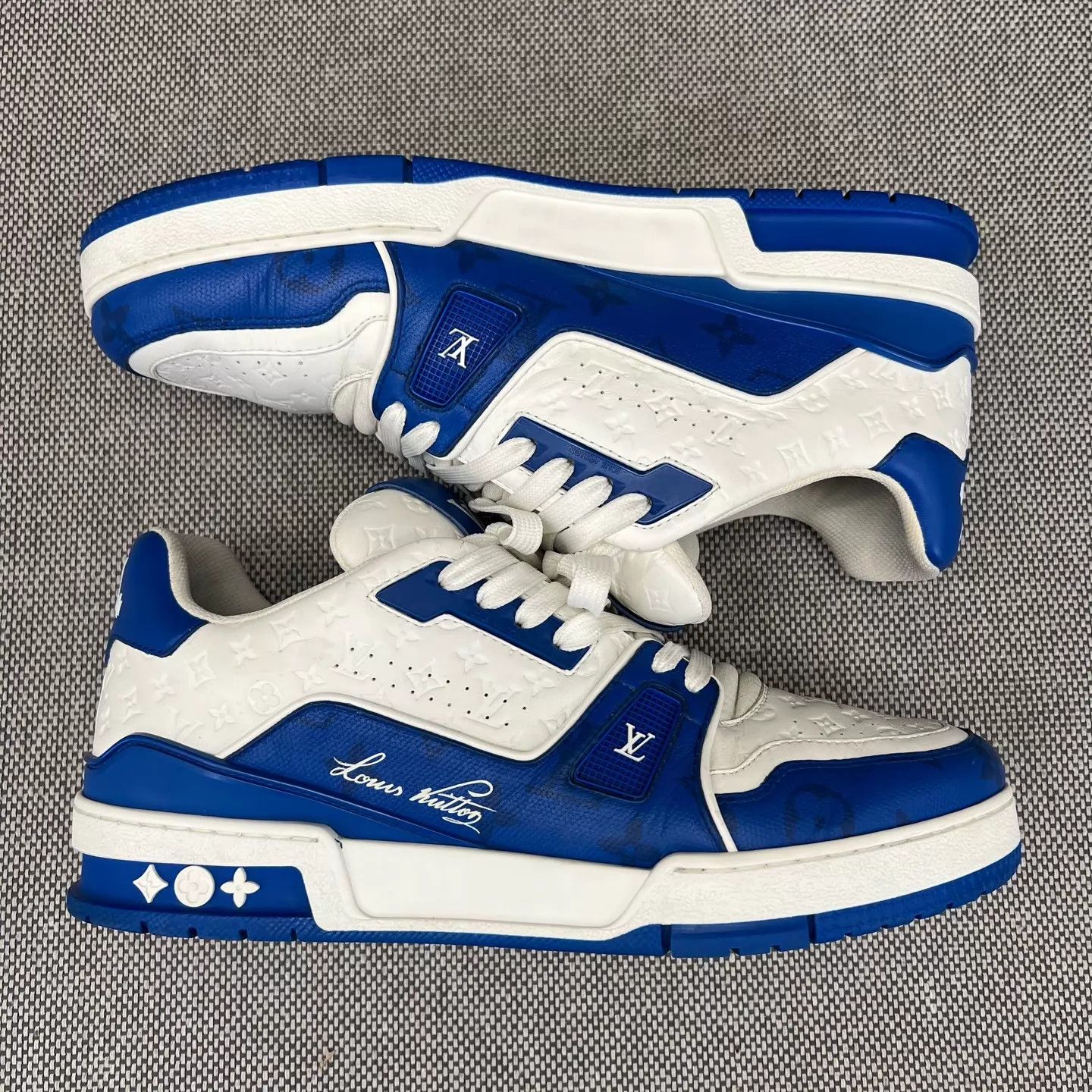 Louis Vuitton LV Trainer White/Blue Embossed 7.5/41.5 LN Box Size US 8.5 / EU 41-42 - 2 Thumbnail