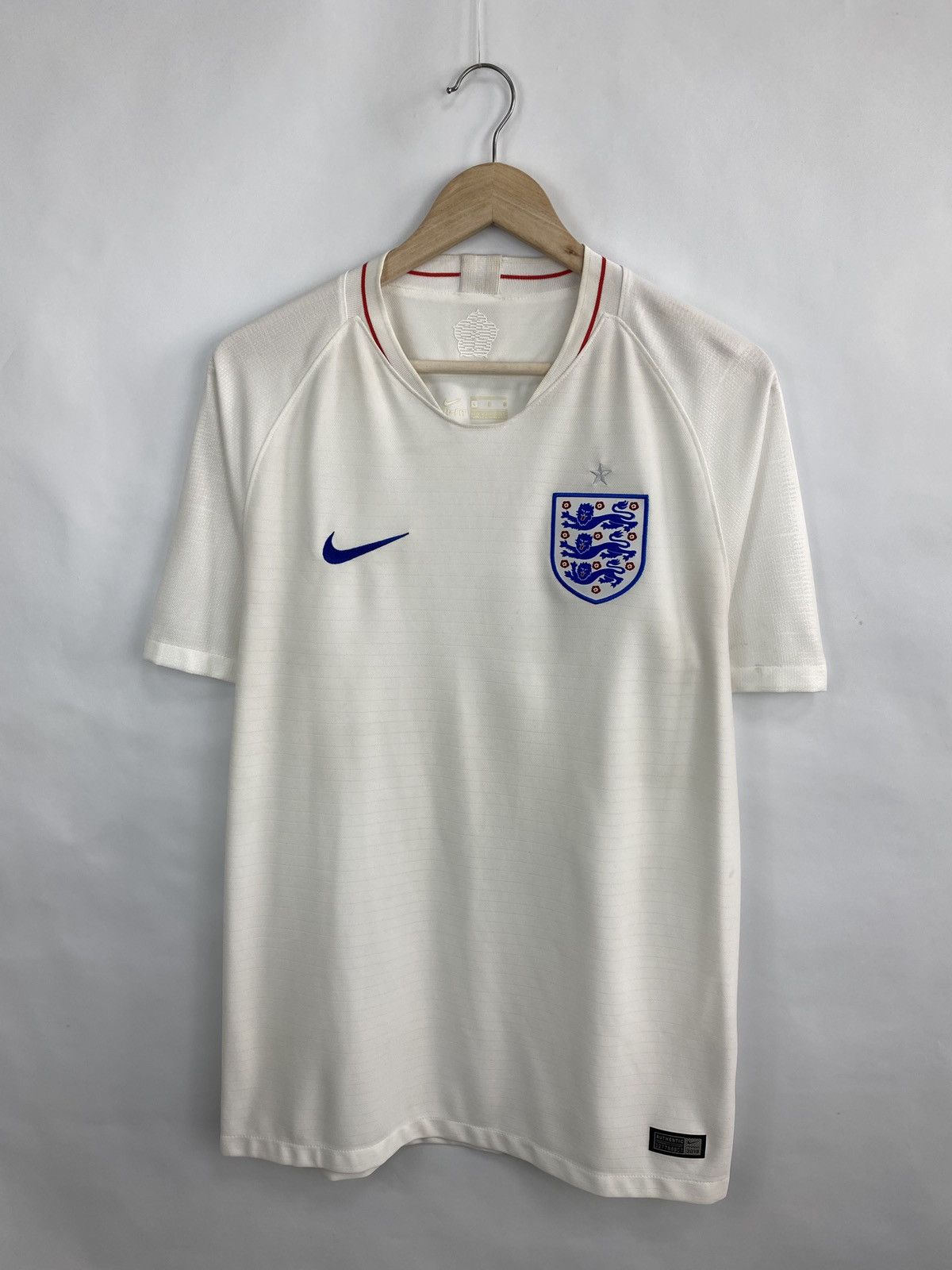 Nike 🏴󠁧󠁢󠁥󠁮󠁧󠁿 2018 Nike England Soccer Jersey T-Shirt Rare Retro Hype Size US L / EU 52-54 / 3 - 3 Thumbnail