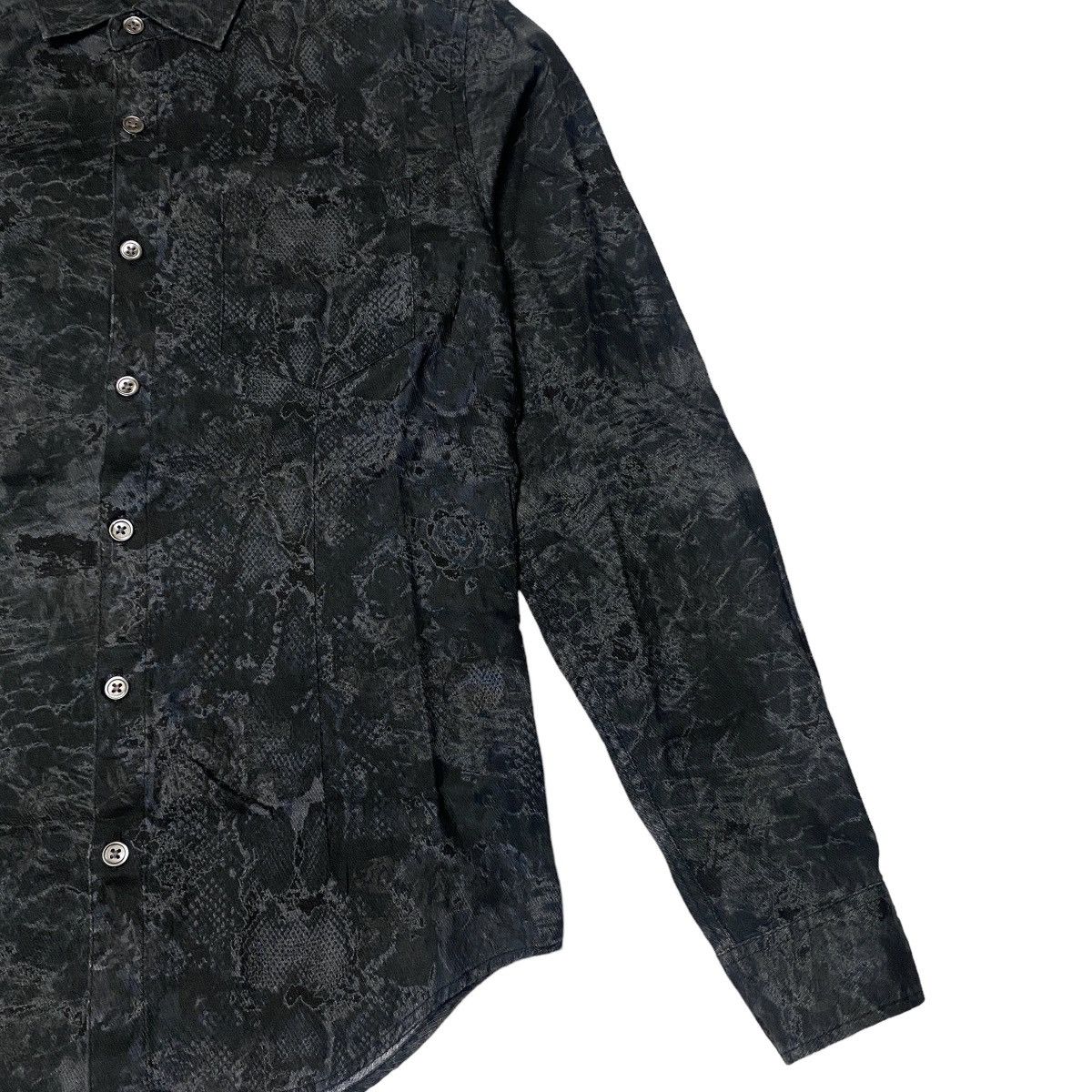 Tornado Mart 2000's Tornado Mart Snakeskin Tribal Shirts Size US S / EU 44-46 / 1 - 3 Thumbnail