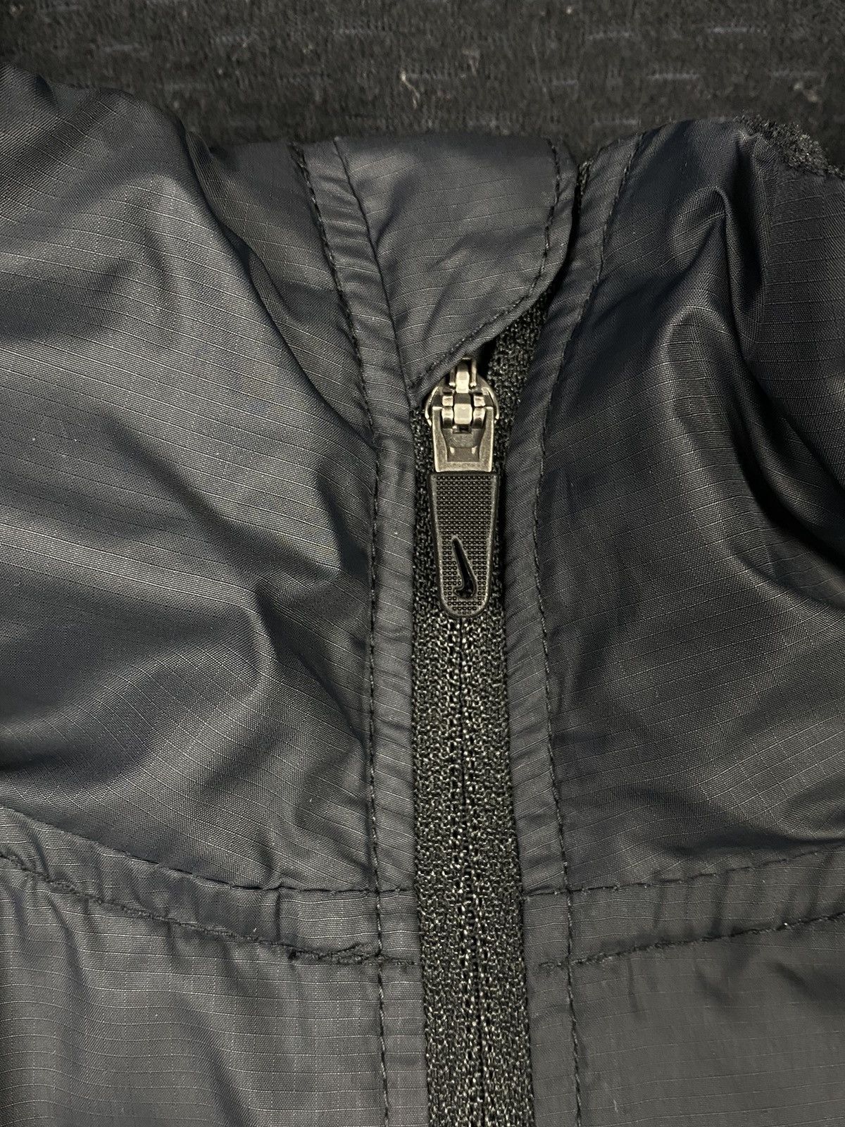 Nike Nike Running Shield Black Windbreaker Training Jacket Women Size S / US 4 / IT 40 - 13 Thumbnail