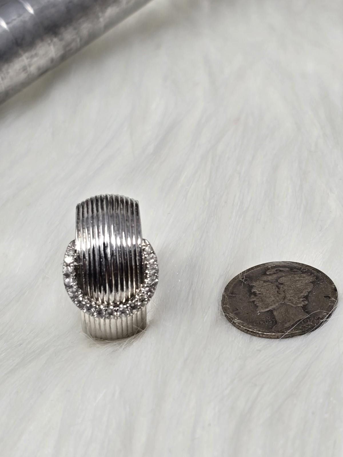 Other Gabriel & Co 925 Silver Wide Ribbed White Topaz Ring Size 7 Size ONE SIZE - 6 Thumbnail
