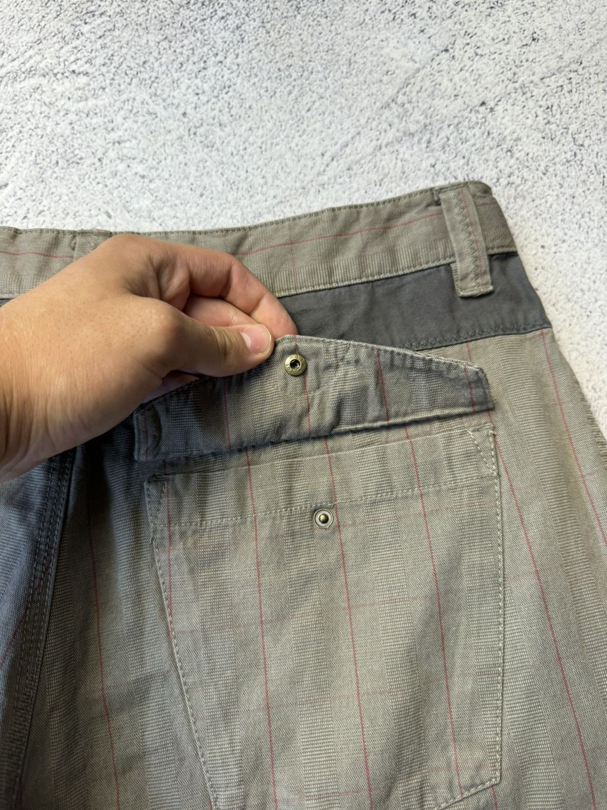 Nike Vintage Nike Shorts Japanese Y2K Size US 32 / EU 48 - 24 Thumbnail