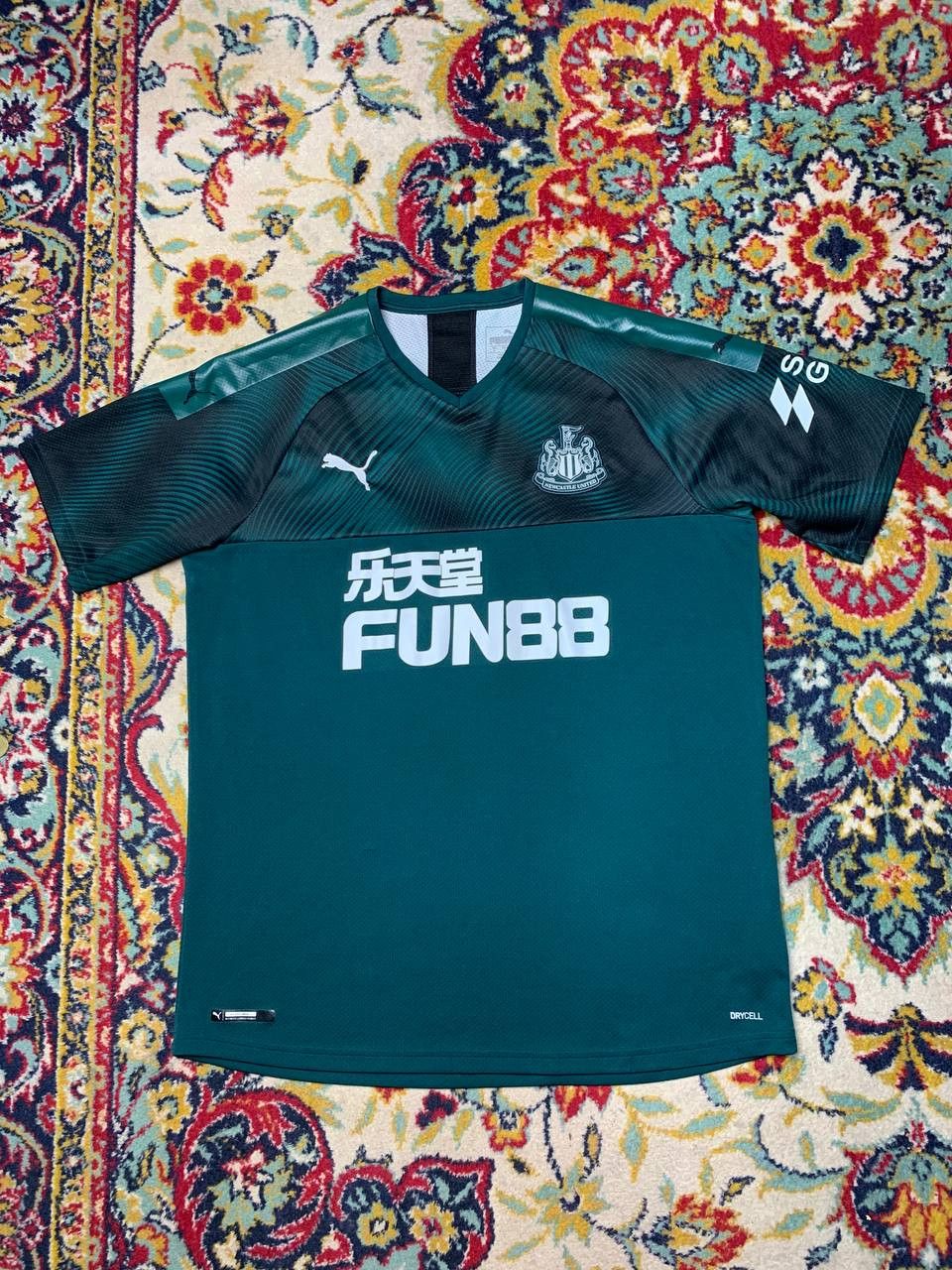 Puma NEWCASTLE UNITED 2019 2020 AWAY FOOTBALL SHIRT SOCCER Size US L / EU 52-54 / 3 - 1 Thumbnail