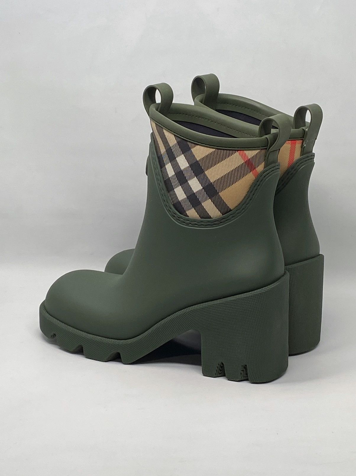 Burberry Burberry Rubber Marsh Stamp Heeled Low Boots​ size 37 Size US 7 / IT 37 - 8 Thumbnail