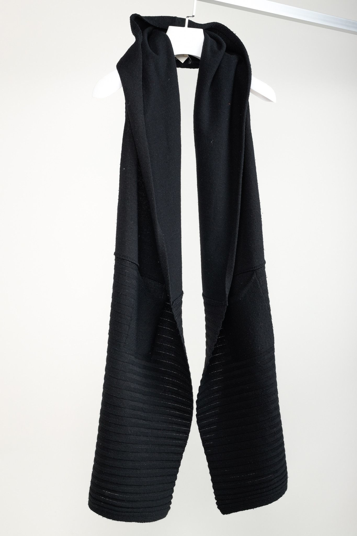Sarah Pacini Sarah Pacini Black Wool-Blend Ribbed-Knit Pocket Scarf Size ONE SIZE - 3 Thumbnail