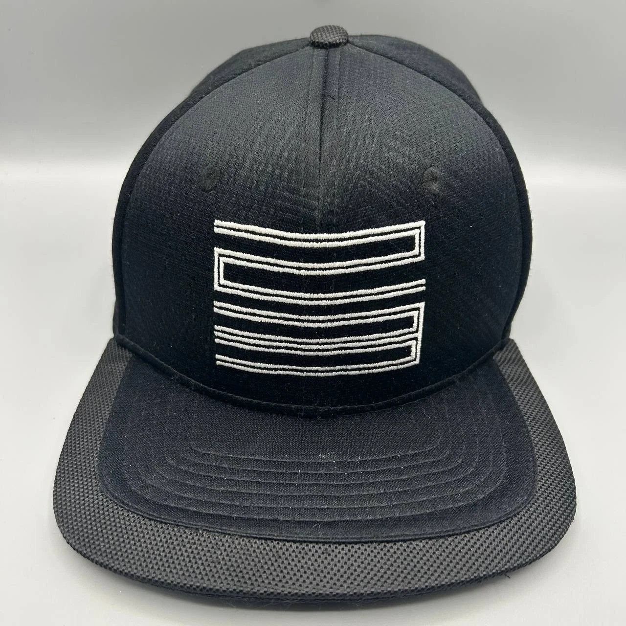 Jordan Brand Air Jordan 11 Hat Men Black Embroidered Snap Back Cap Size ONE SIZE - 1 Thumbnail