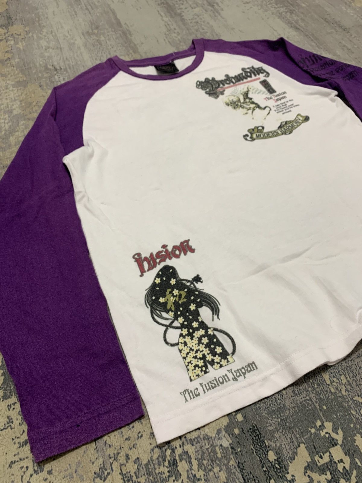 Japanese Brand The Fusion Japan Abstract Girl Sukajan TShirt Size US M / EU 48-50 / 2 - 4 Thumbnail