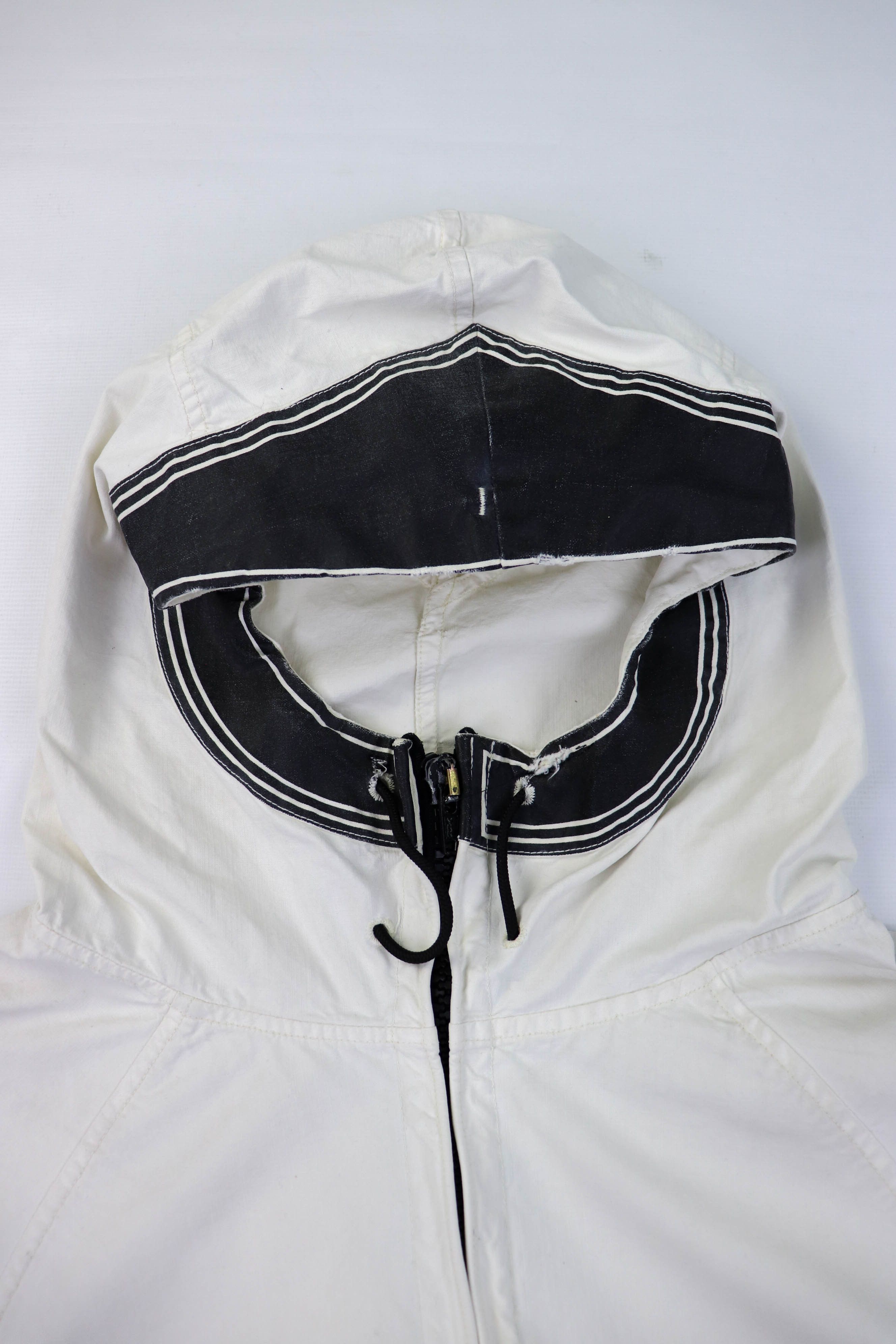 Stone Island Vintage Stone Island 06 White Laminated Cotton Hooded Jacket Size US L / EU 52-54 / 3 - 17 Thumbnail