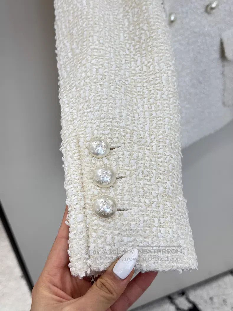 Chanel Chanel Cruise series tweed white pearl buckle suit jacket Size S / US 4 / IT 40 - 4 Thumbnail