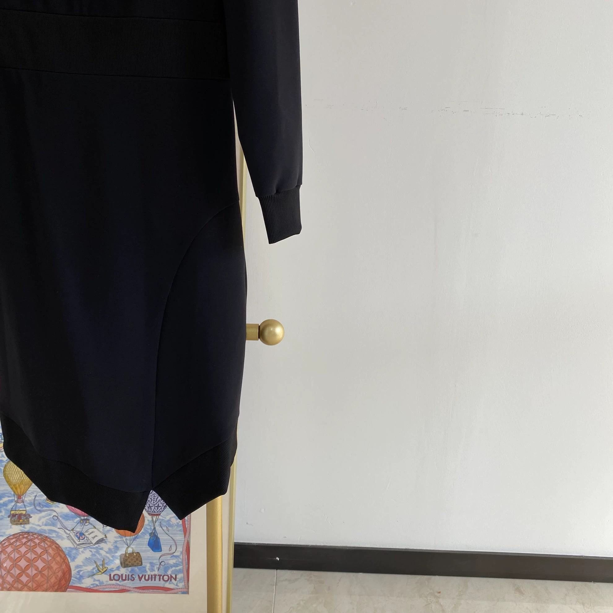 Burberry Burberry 9692 women's black dress UK6 Size XS / US 0-2 / IT 36-38 - 4 Thumbnail