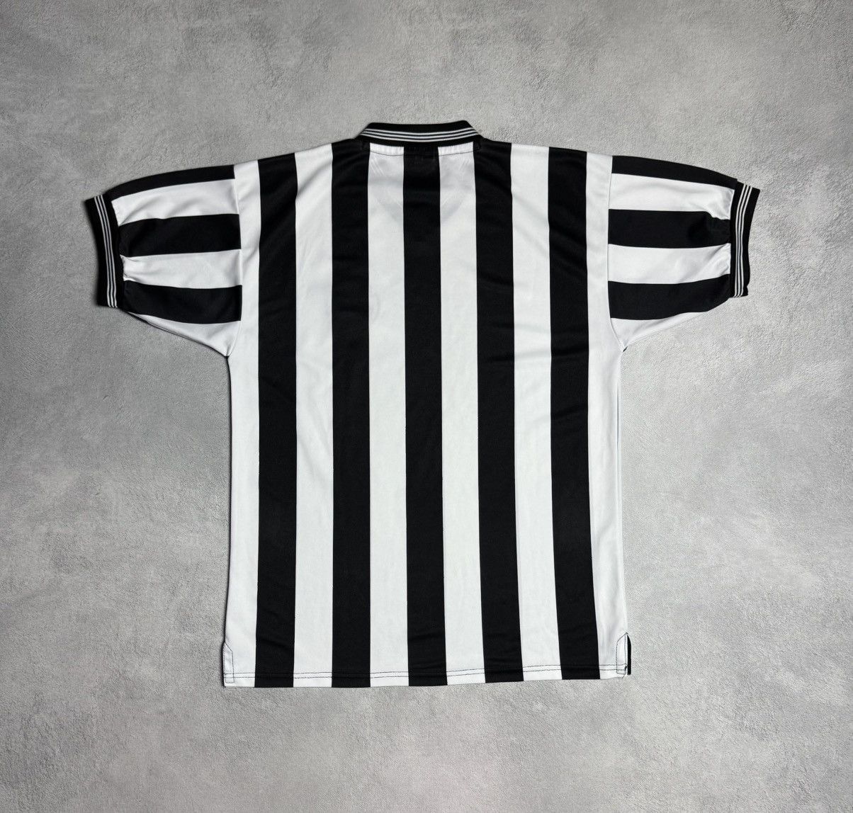 Other Newcastle United 1983 1986 Home Shirt Soccer Jersey Size US M / EU 48-50 / 2 - 2 Thumbnail