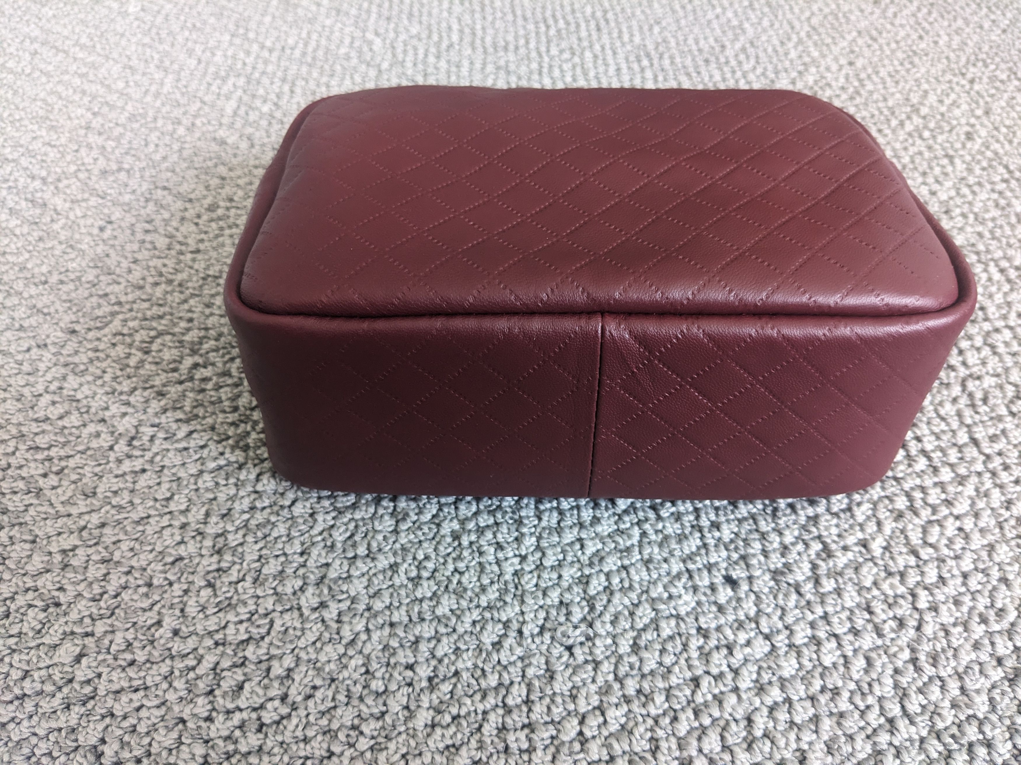Other Vianel New York Cosmetic/Toiletries Bag - In Burgundy Size ONE SIZE - 5 Thumbnail