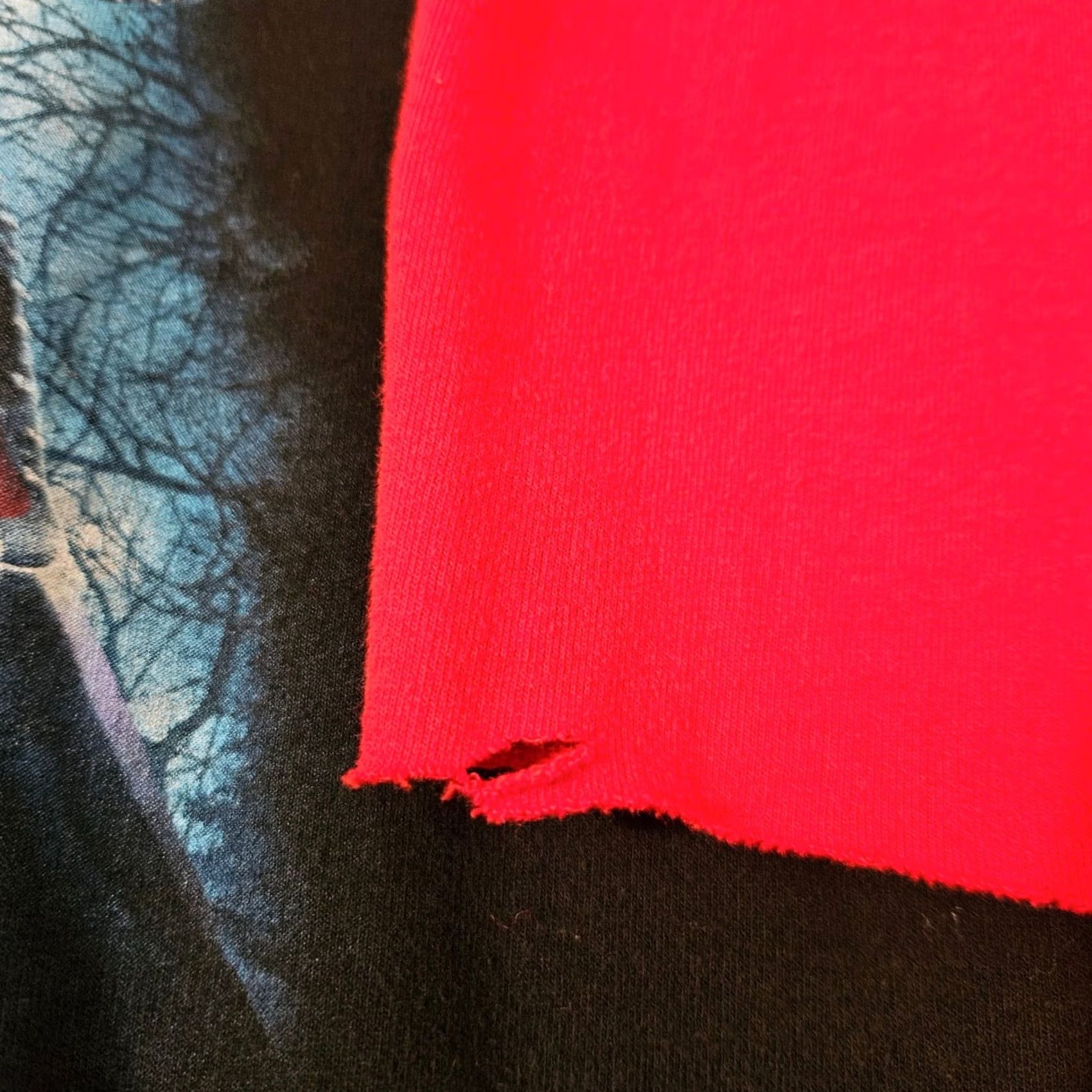 Vintage Universal Studios Stranger Things Hoodie L Men Red 2018 Halloween Horror Nights Pullover Sleeve Cut Off Size US L / EU 52-54 / 3 - 8 Thumbnail
