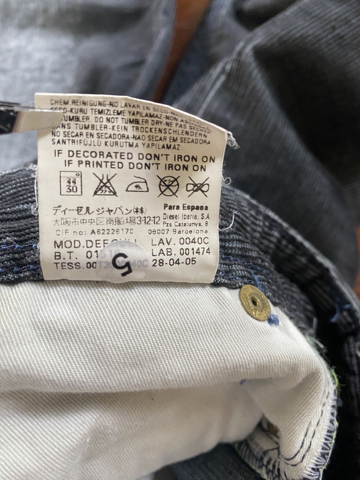 Diesel Vintage Diesel Charcoal Button Fly Fade Corduroy Pants 32x29 Size US 32 / EU 48 - 16 Thumbnail