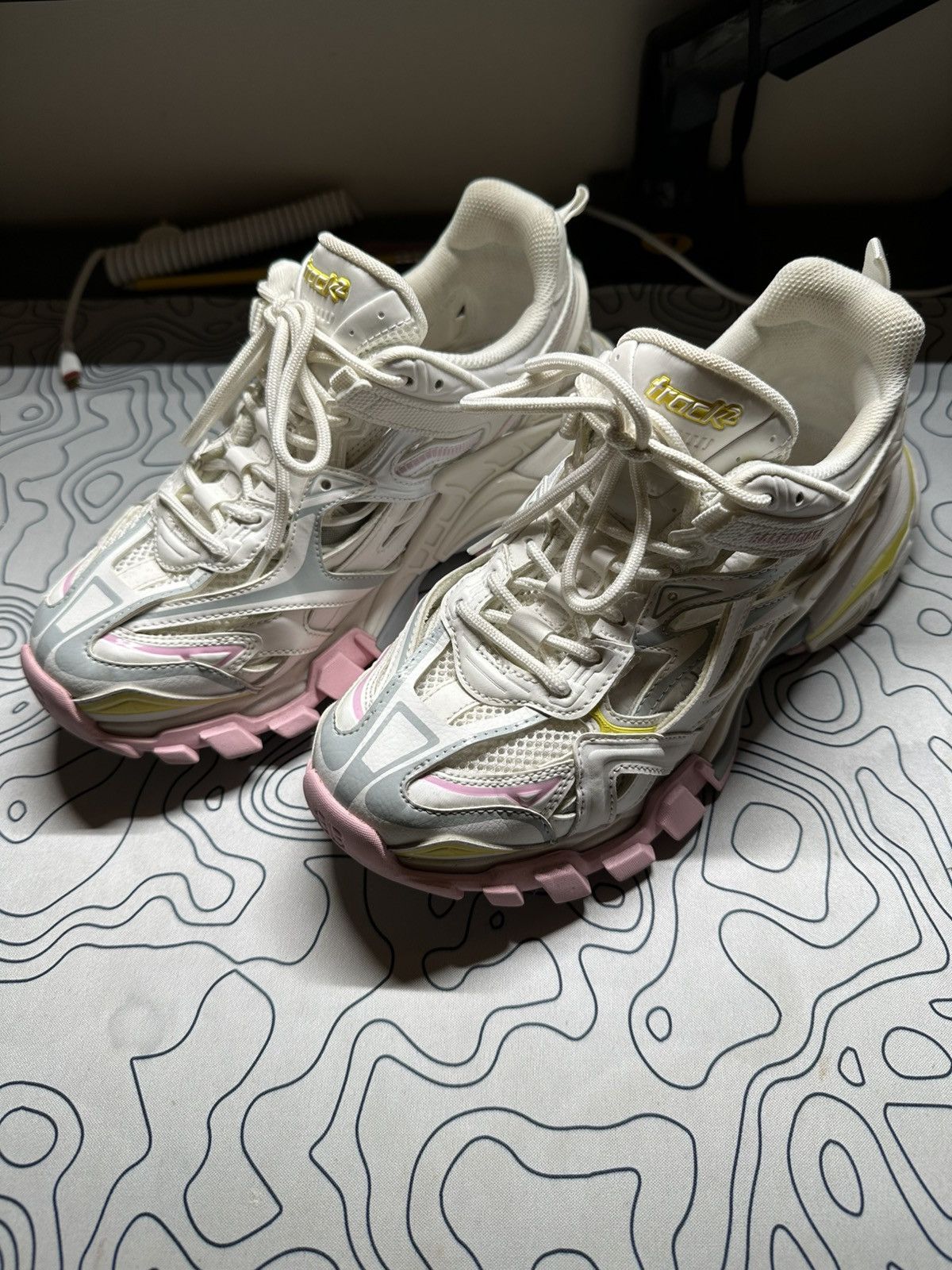 Balenciaga Balenciaga Track 2 Pink White Size US 9 / IT 39 - 1 Thumbnail
