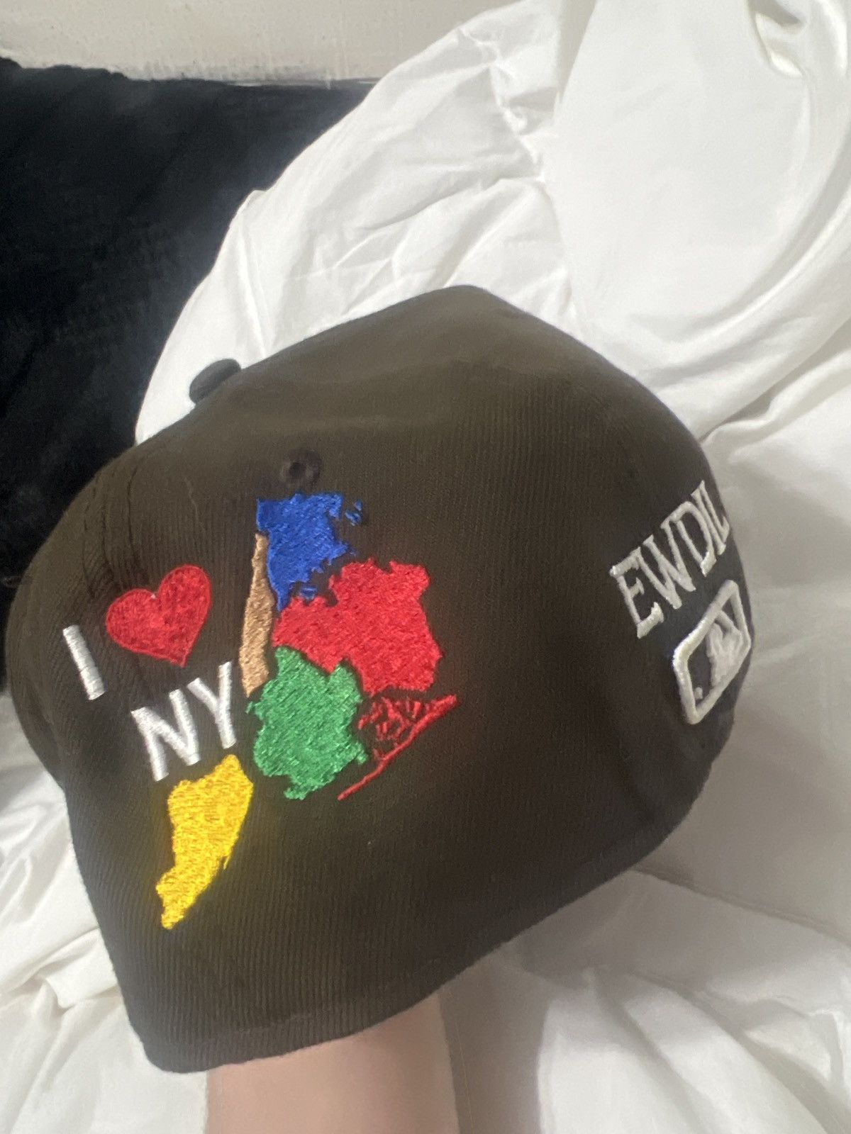New Era Everything we do is limited New York Yankee Twin Tower Size ONE SIZE - 3 Thumbnail
