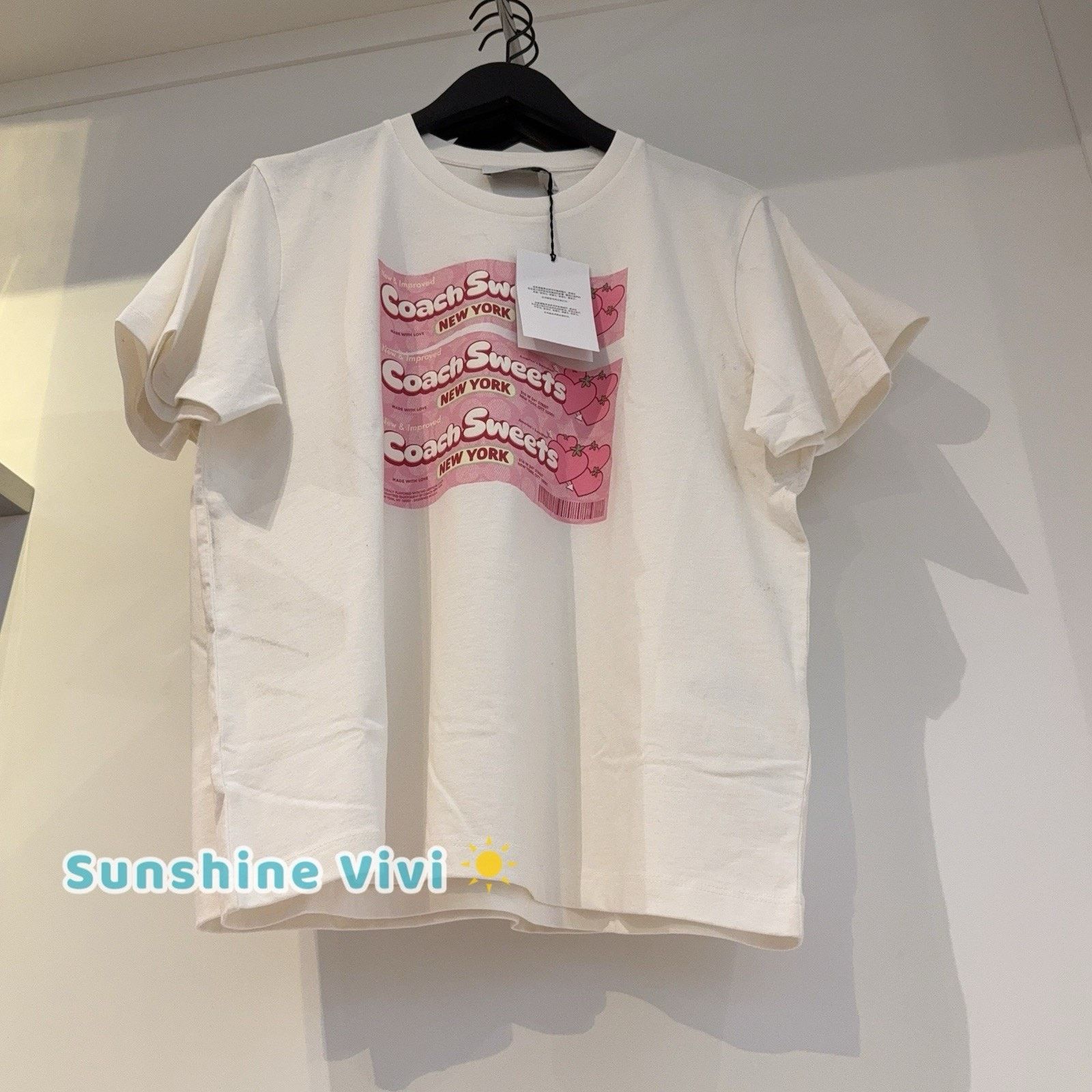 Strawberry NWT Coach Woman Sweets Classic T-Shirt Vintage Ivory CDM74 Size M / US 6-8 / IT 42-44 - 1 Thumbnail