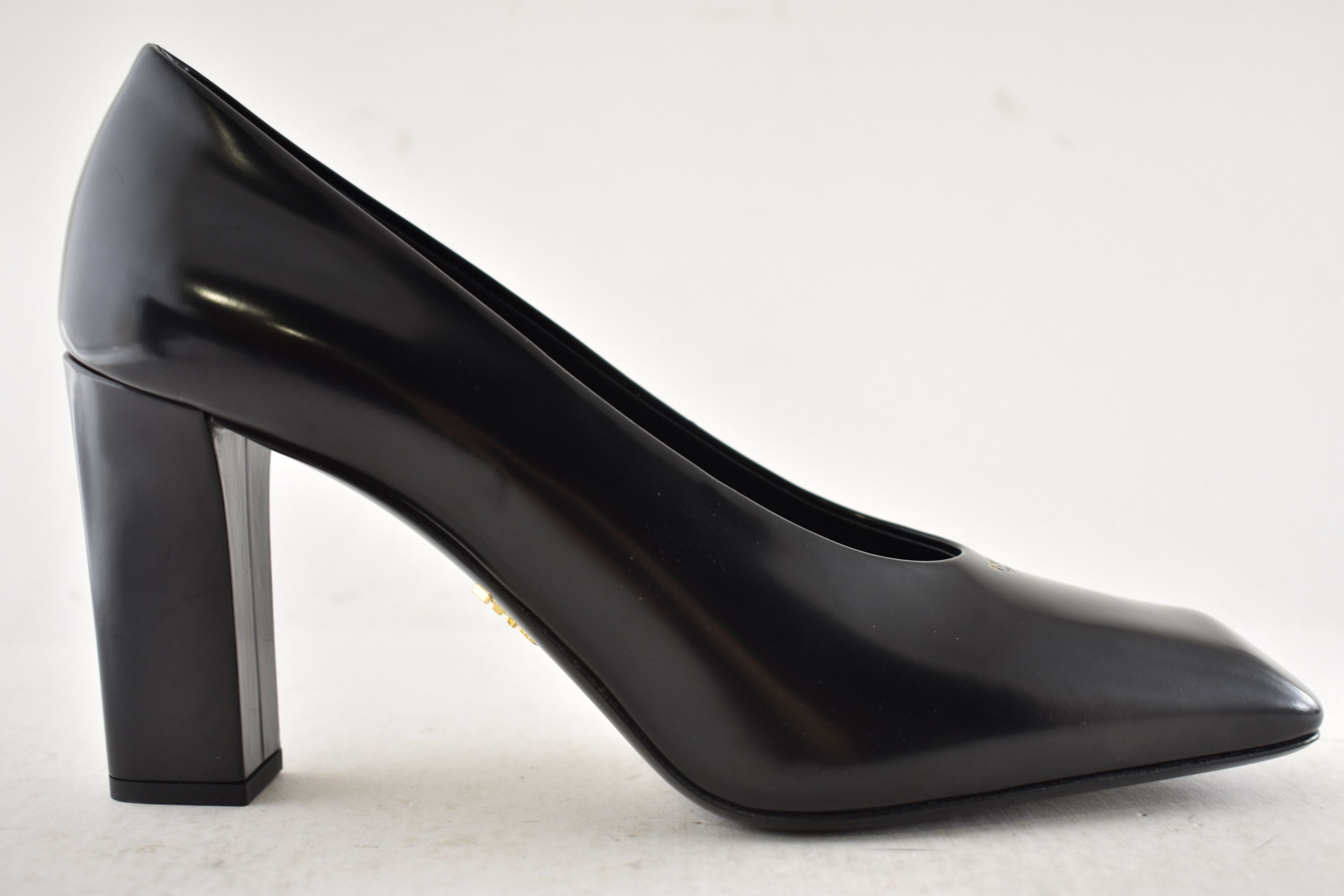 Prada Prada 85mm Brushed Logo Show Classic Block Heel Pump 38.5 Size US 8.5 / IT 38.5 - 2 Thumbnail