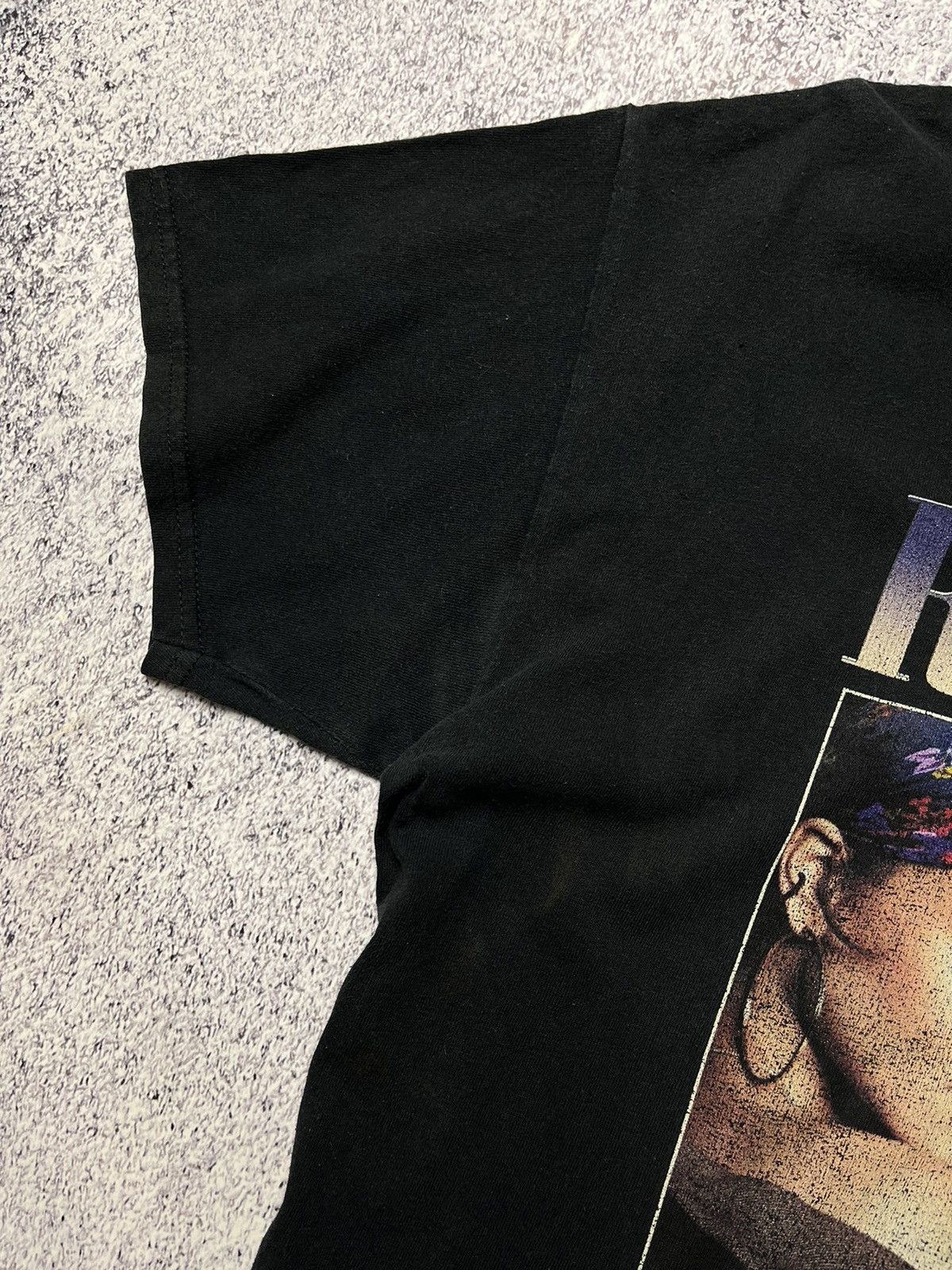 Band Tees Rihanna Vintage big logo Gildan band tee shirt Size US M / EU 48-50 / 2 - 8 Thumbnail