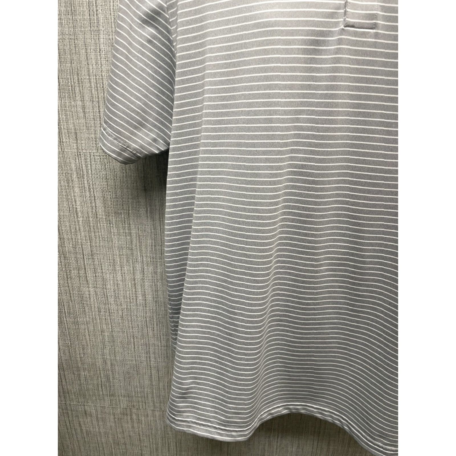 Under Armour VINTAGE Under Armour Golf Polo Mens Large HeatGear Gray Striped Shirt Adult Size US L / EU 52-54 / 3 - 3 Thumbnail
