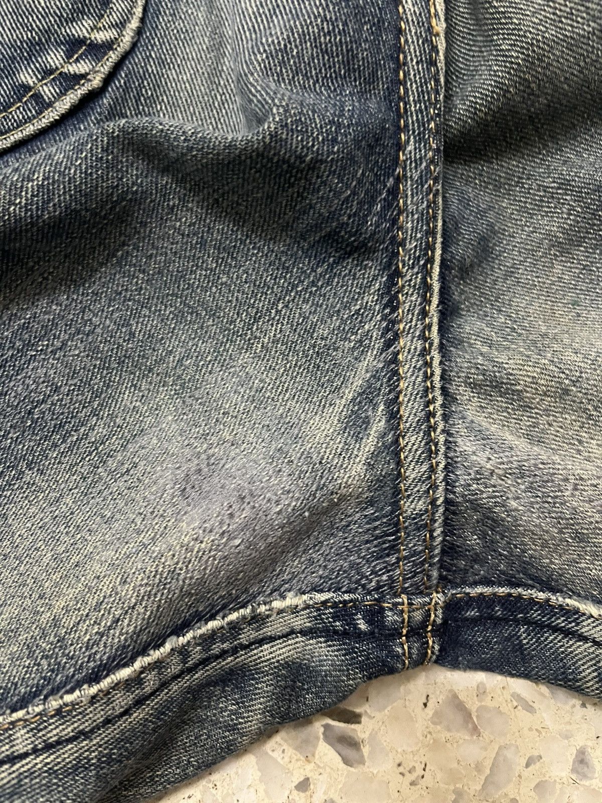 LEE Riders organic cotton distressed denim