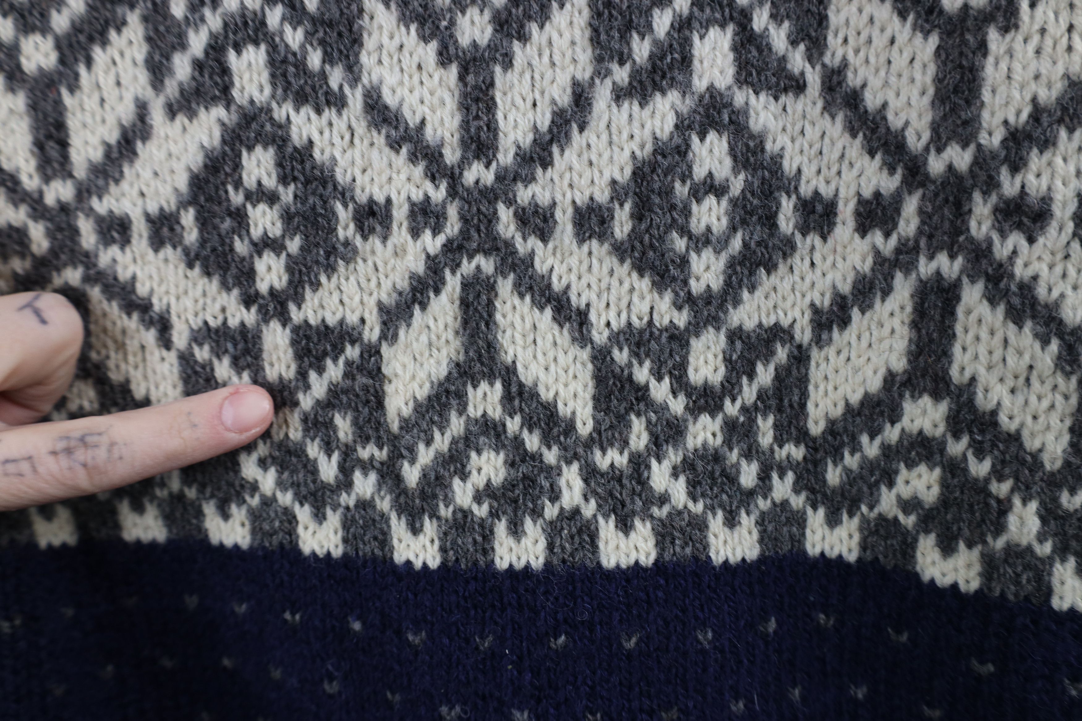 Vintage Vintage 90s Streetwear Knit Snowflake Fair Isle Sweater USA Size US L / EU 52-54 / 3 - 5 Thumbnail