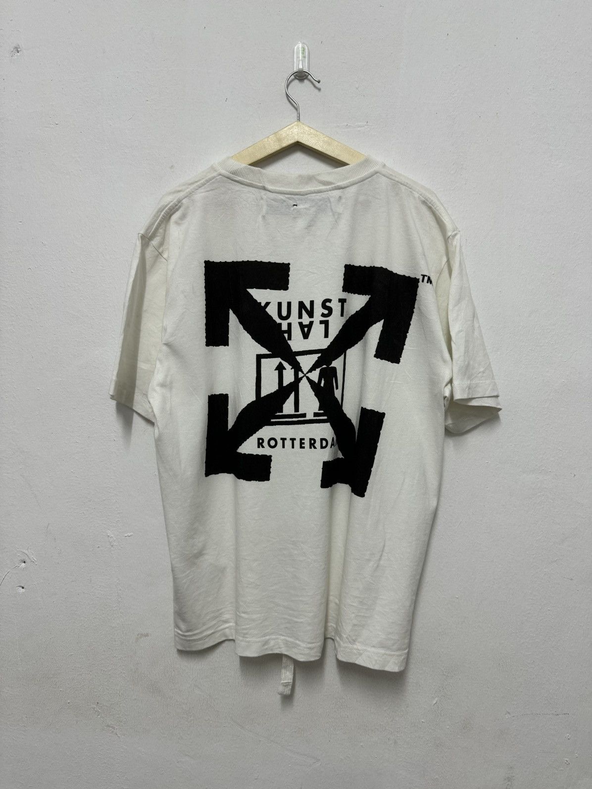 Hypebeast × Off-White × Virgil Abloh Off White KUNSTHAL Rotterdam 