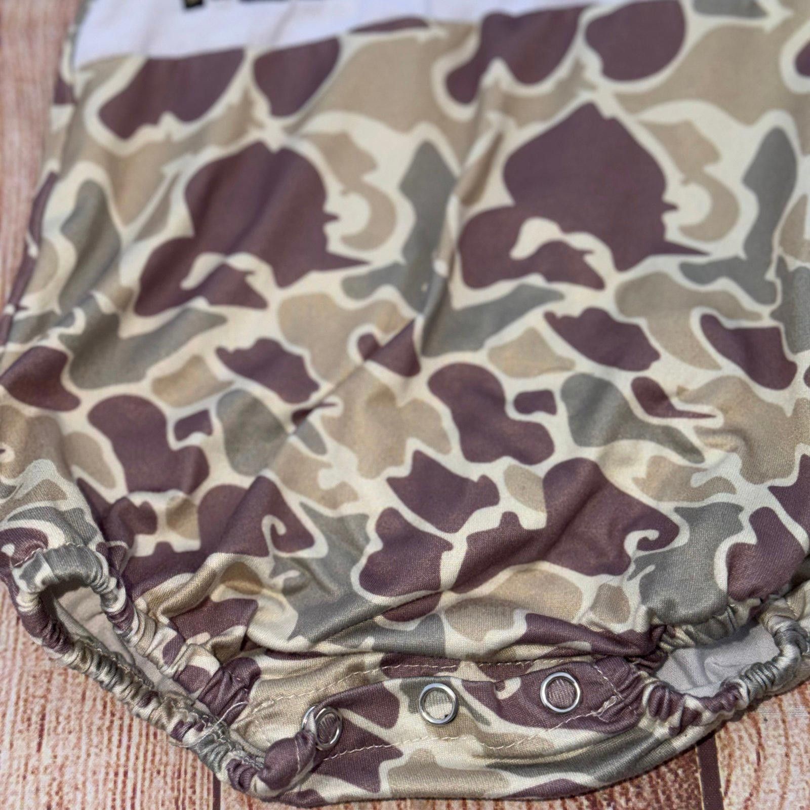 Other Boutique 0-3 months Camo 'Mama's Boy' Baby Romper Bodysuit Size ONE SIZE - 3 Thumbnail