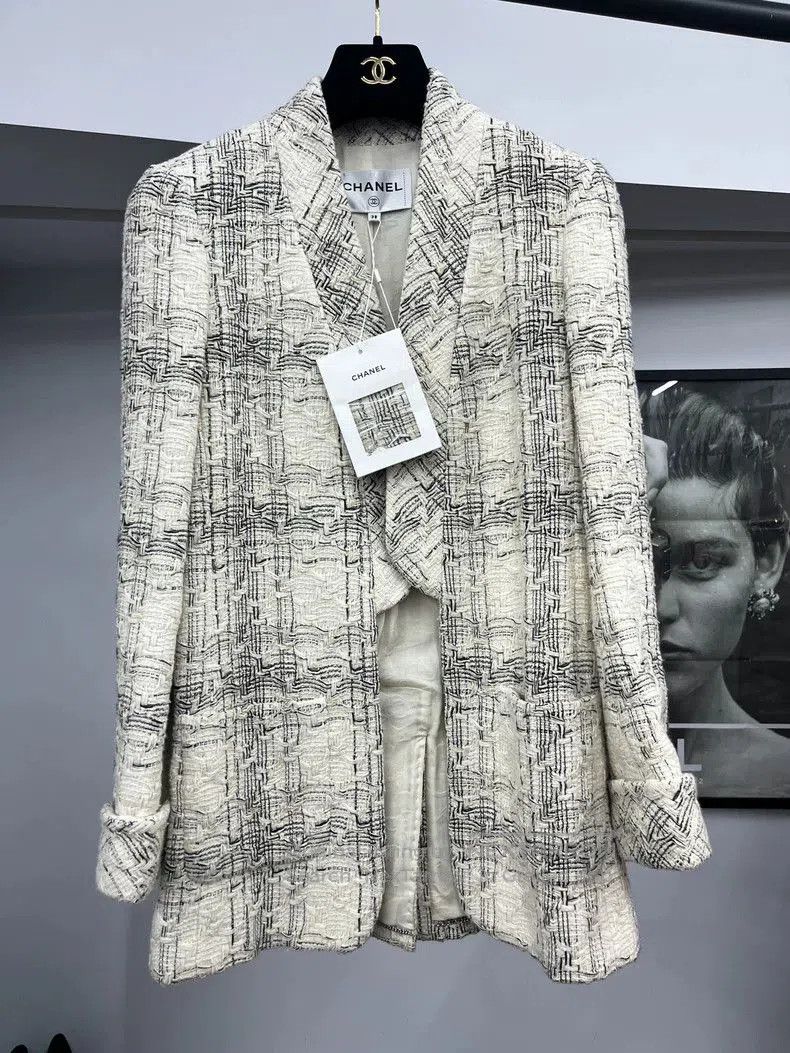 Chanel Chanel Black and White Plaid Woven Long Coat. Size US M / EU 48-50 / 2 - 1 Thumbnail