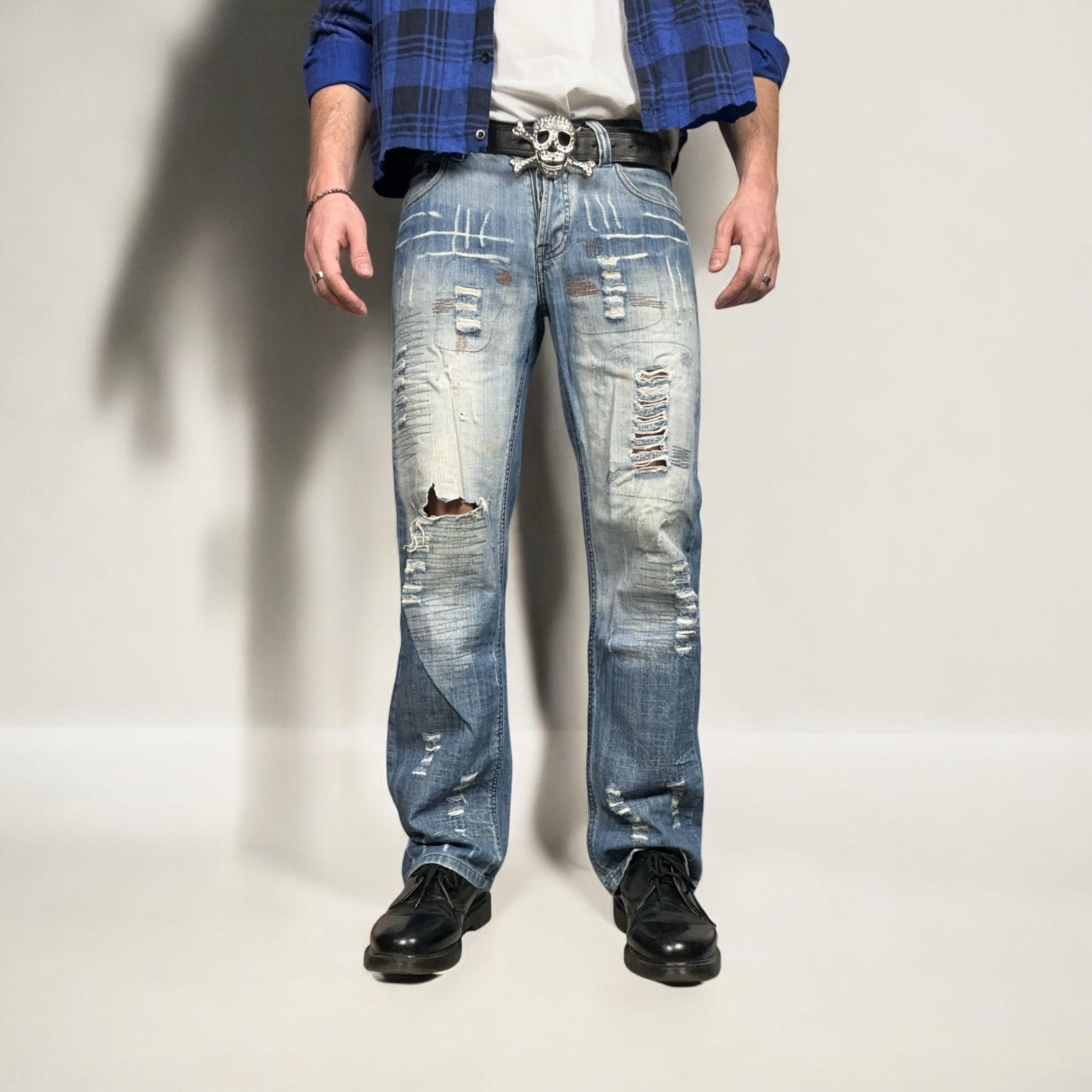 Japanese Brand × Vintage Vintage y2k Distressed Reworked Washed Blue Denim Pants Jean Size US 32 / EU 48 - 2 Thumbnail
