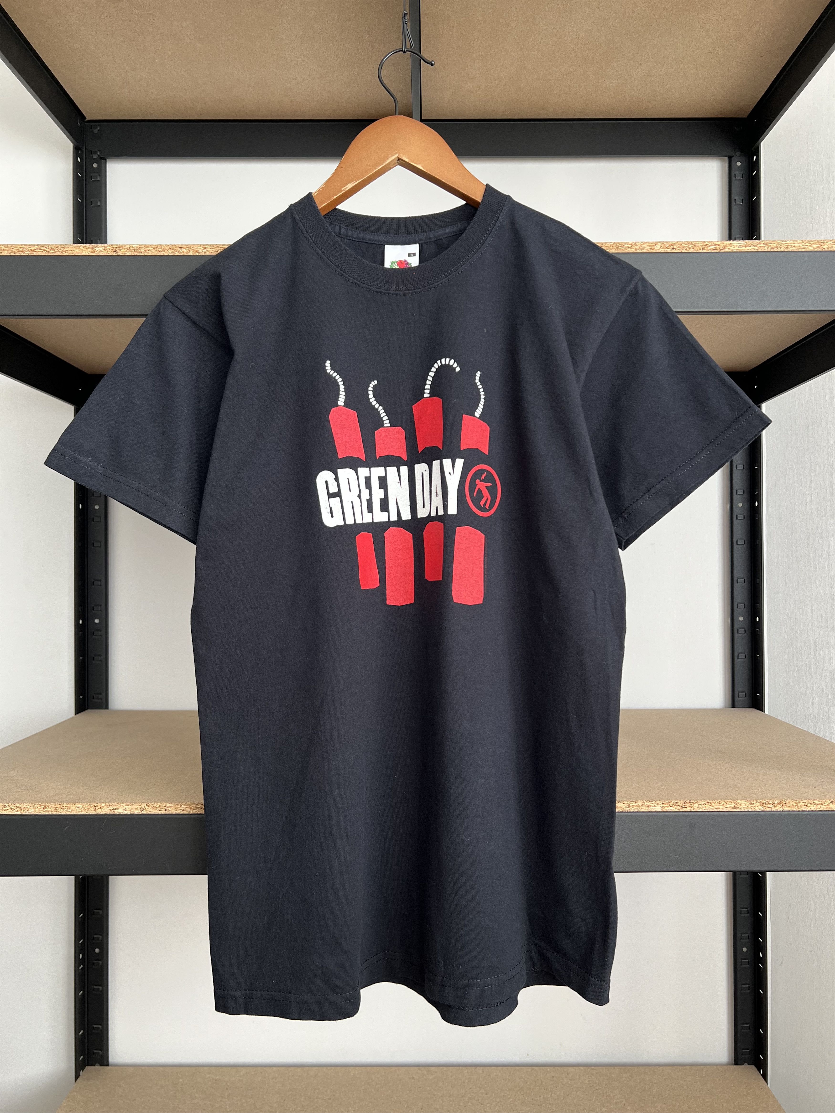 Band Tees Vintage 2005 Green Day American Idiot Black T-shirt Size US S / EU 44-46 / 1 - 1 Thumbnail