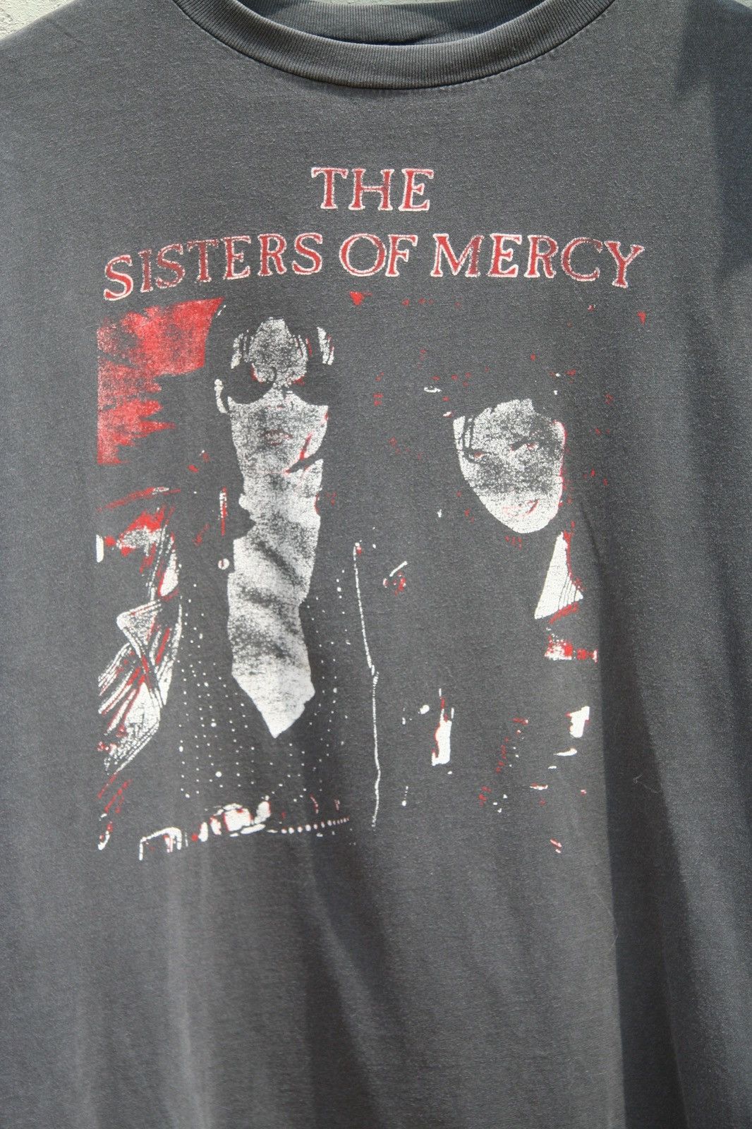 Band Tees The Sisters of Mercy – Red/Black Portrait Long Sleeve Size US L / EU 52-54 / 3 - 4 Thumbnail