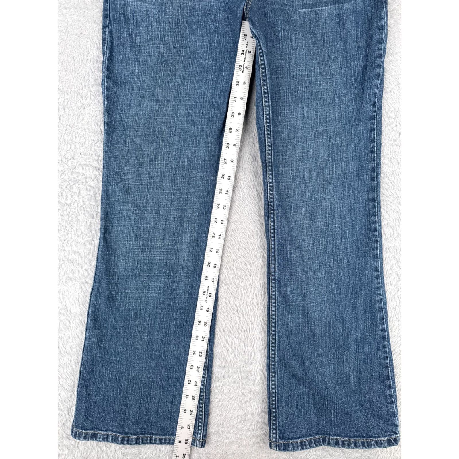 Levi's VINTAGE Levis Jeans Womens 12 Blue Denim Low Rise Bootcut Cotton Blend Medium Wash 32x29 Jeans Women Blue 90s Brand Levi's Mens (adjusted) Size 34" / US 12 / IT 48 - 7 Thumbnail