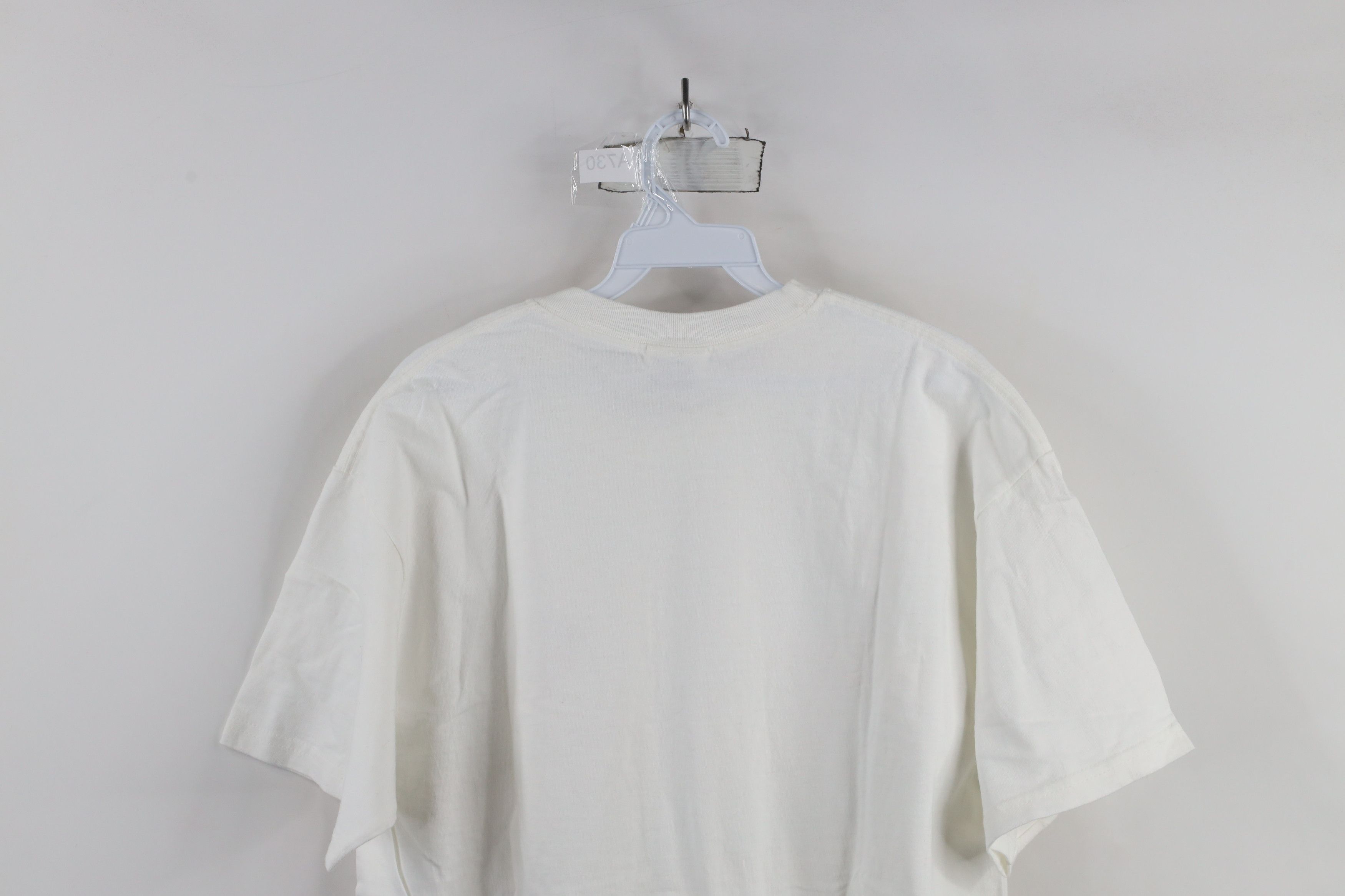Vintage Vintage 90s Warner Brothers Flag Shield Logo T-Shirt White Size US XL / EU 56 / 4 - 8 Thumbnail