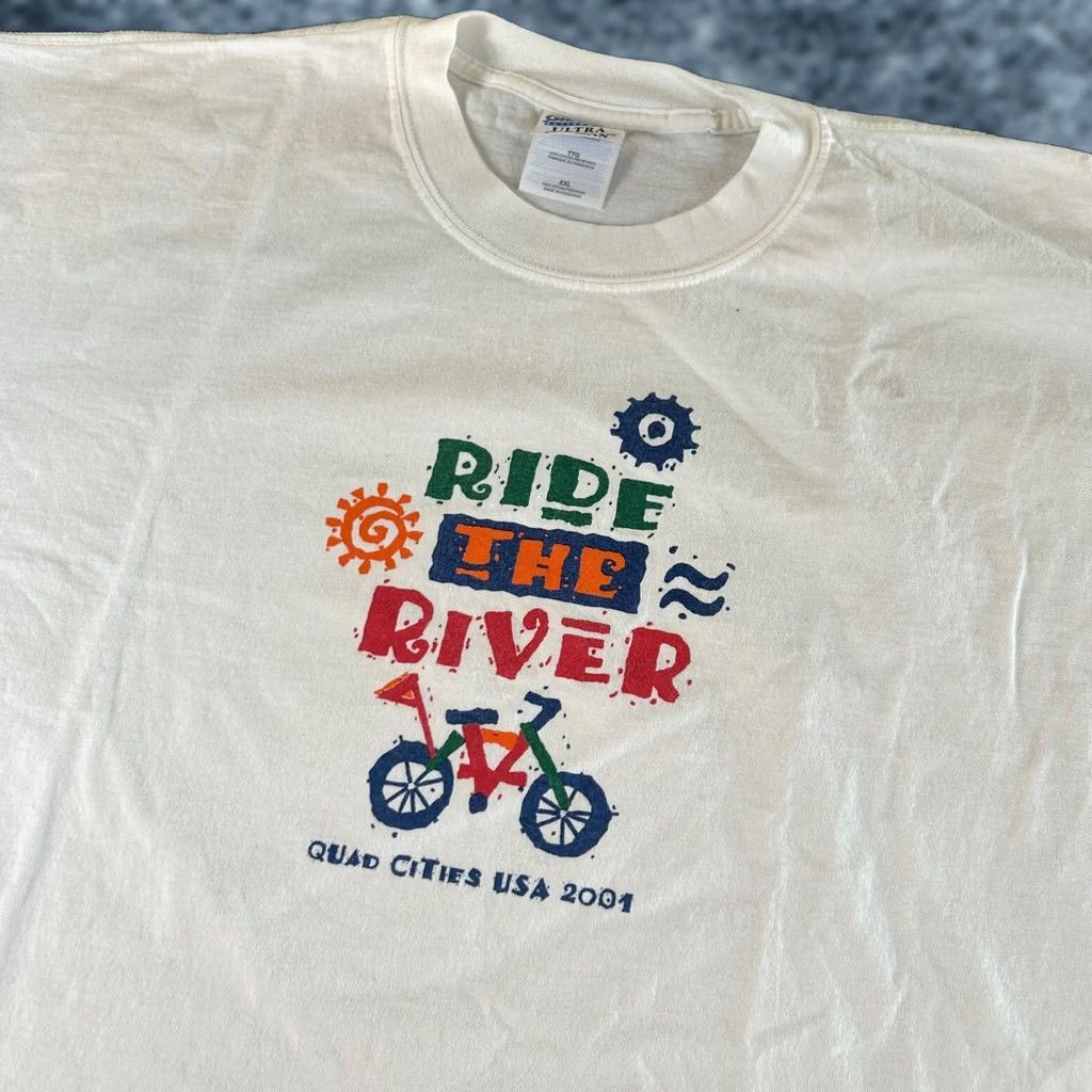 Gildan VINTAGE Gildan T-Shirt Mens 2XL White Graphic Ride The River Quad Cities 2001 Retro Crew Neck Short Sleeve Heavyweight Preshrunk Cotton TrueBreen Size US XXL / EU 58 / 5 - 1 Thumbnail