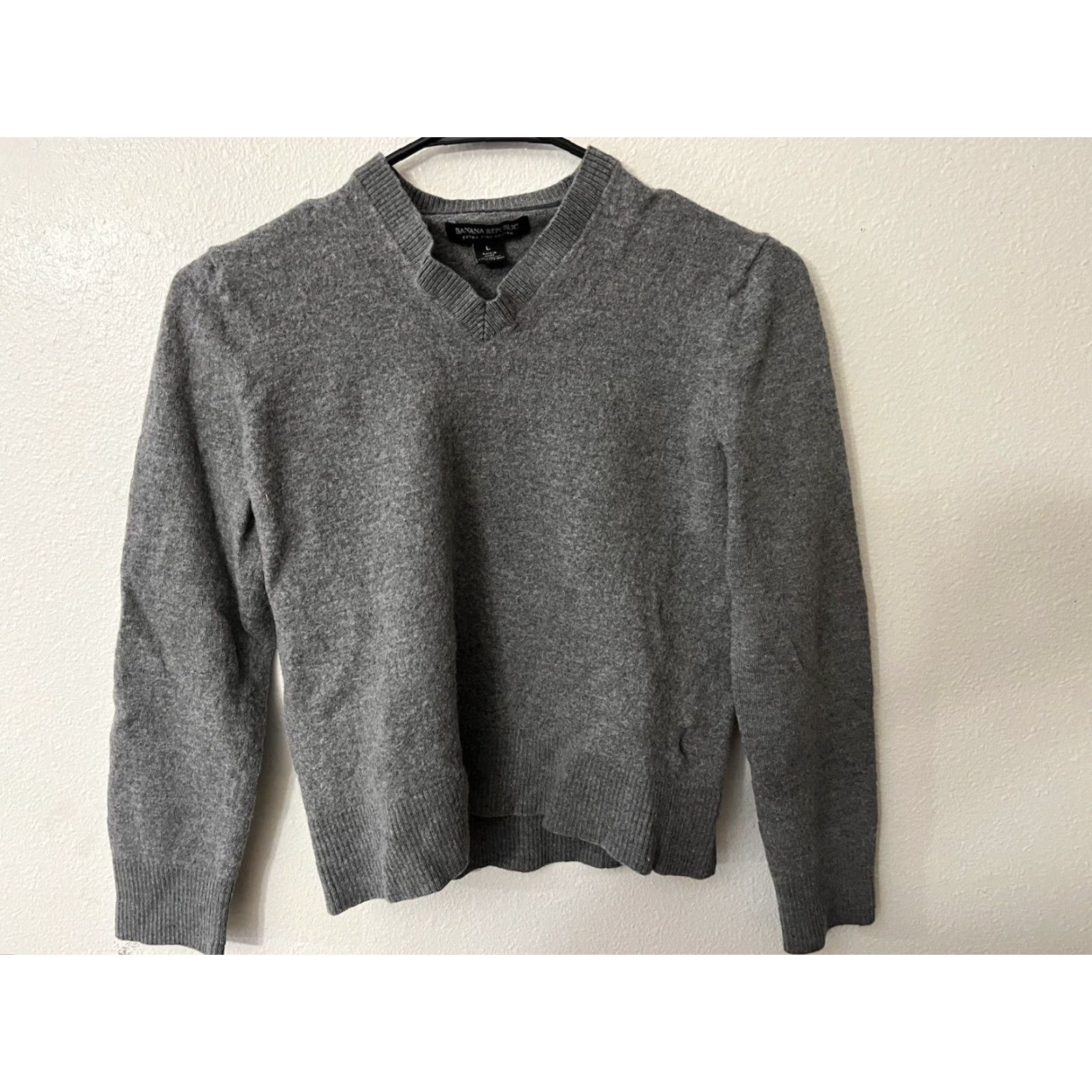 Banana Republic VINTAGE Banana Republic Sweater Women Large Gray 100% Merino Wool V-Neck Long Sleeve Pullover Size L / US 10 / IT 46 - 3 Thumbnail