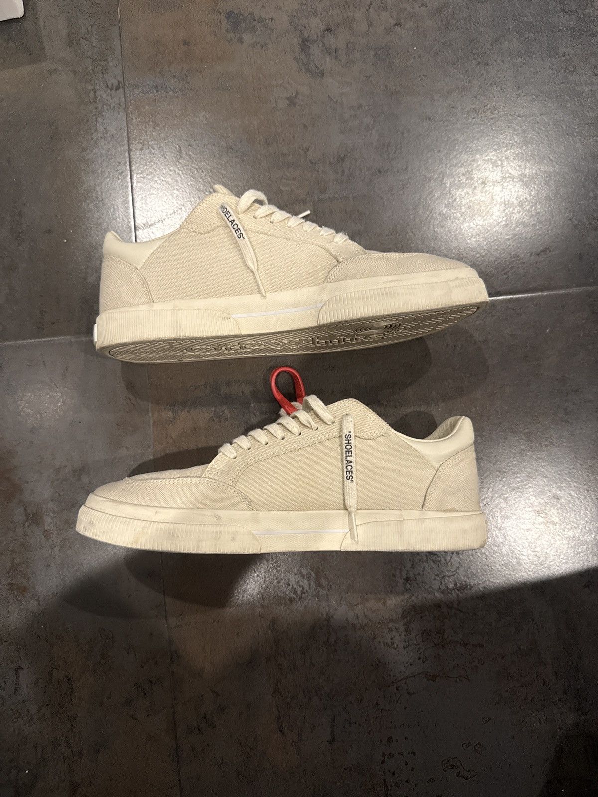 Off-White Off-White Vulcanized canvas beige low top sneakers Size US 13 / EU 46 - 2 Thumbnail