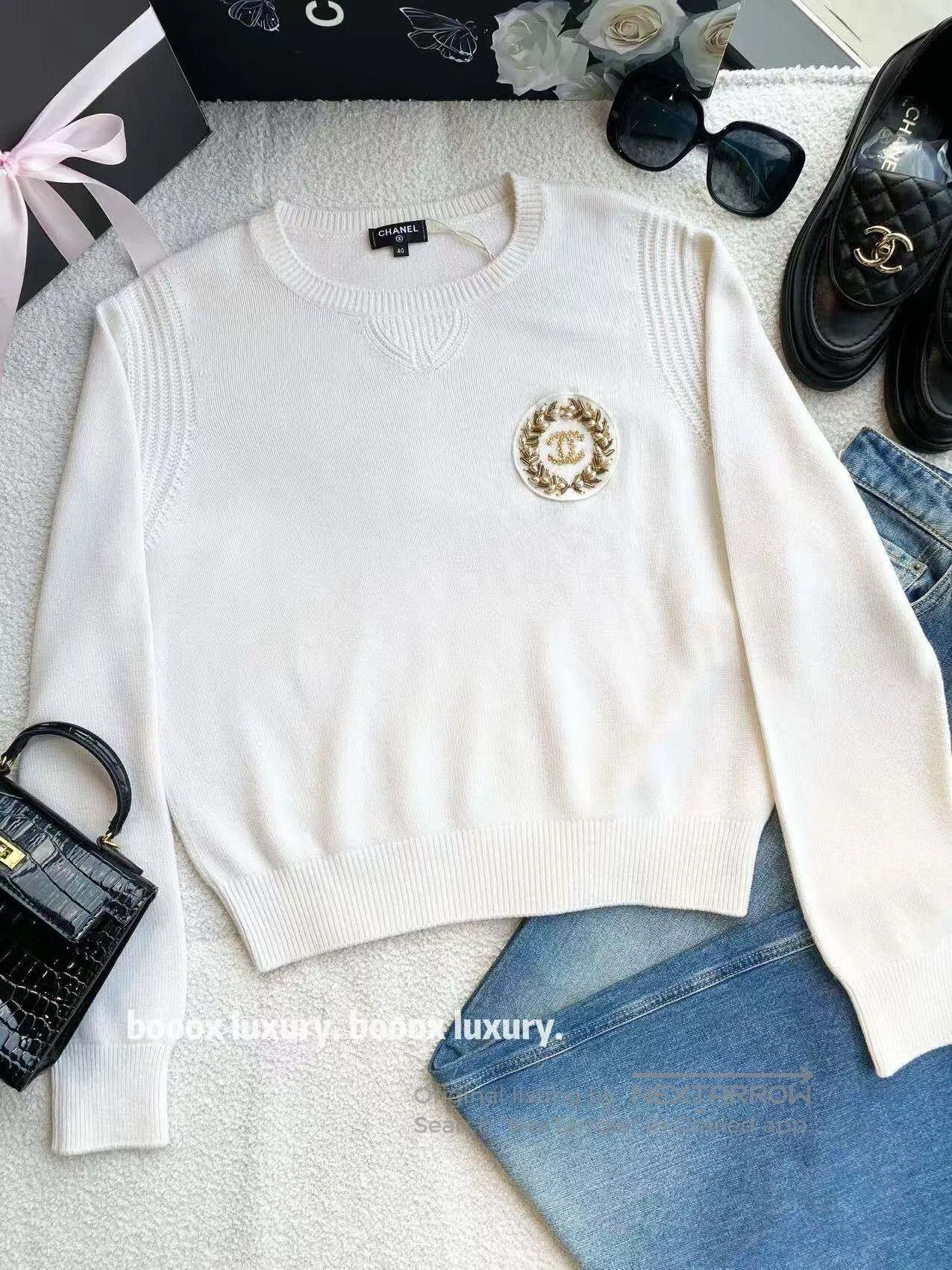 Chanel Chanel White gold pearl ear brooch logo cashmere knit| Size XS / US 0-2 / IT 36-38 - 1 Thumbnail