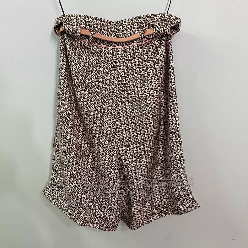 Fendi Fendi Silk Shorts, with Gold Buckle Double F Belt Size 26" / US 2 / IT 38 - 2 Thumbnail