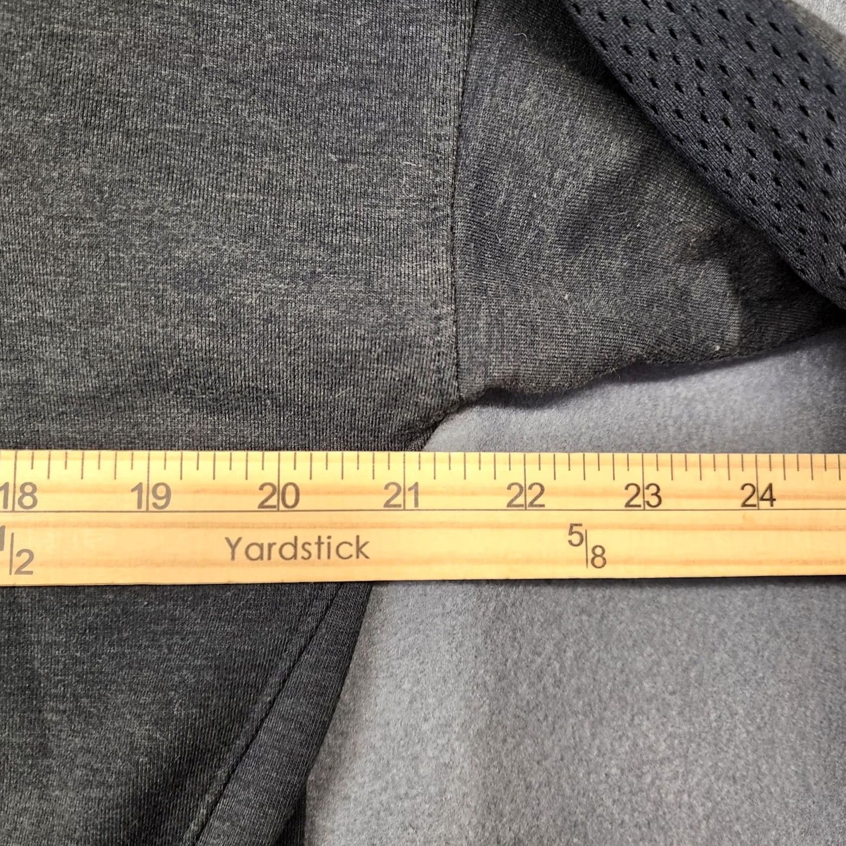 Under Armour Under Armour Womens Featherweight Fleece Funnel Neck Pullover Medium Cowl Neck Gray M Pullover Womens Medium Gray Cowl Neck Featherweight Fleece Size M / US 6-8 / IT 42-44 - 4 Thumbnail