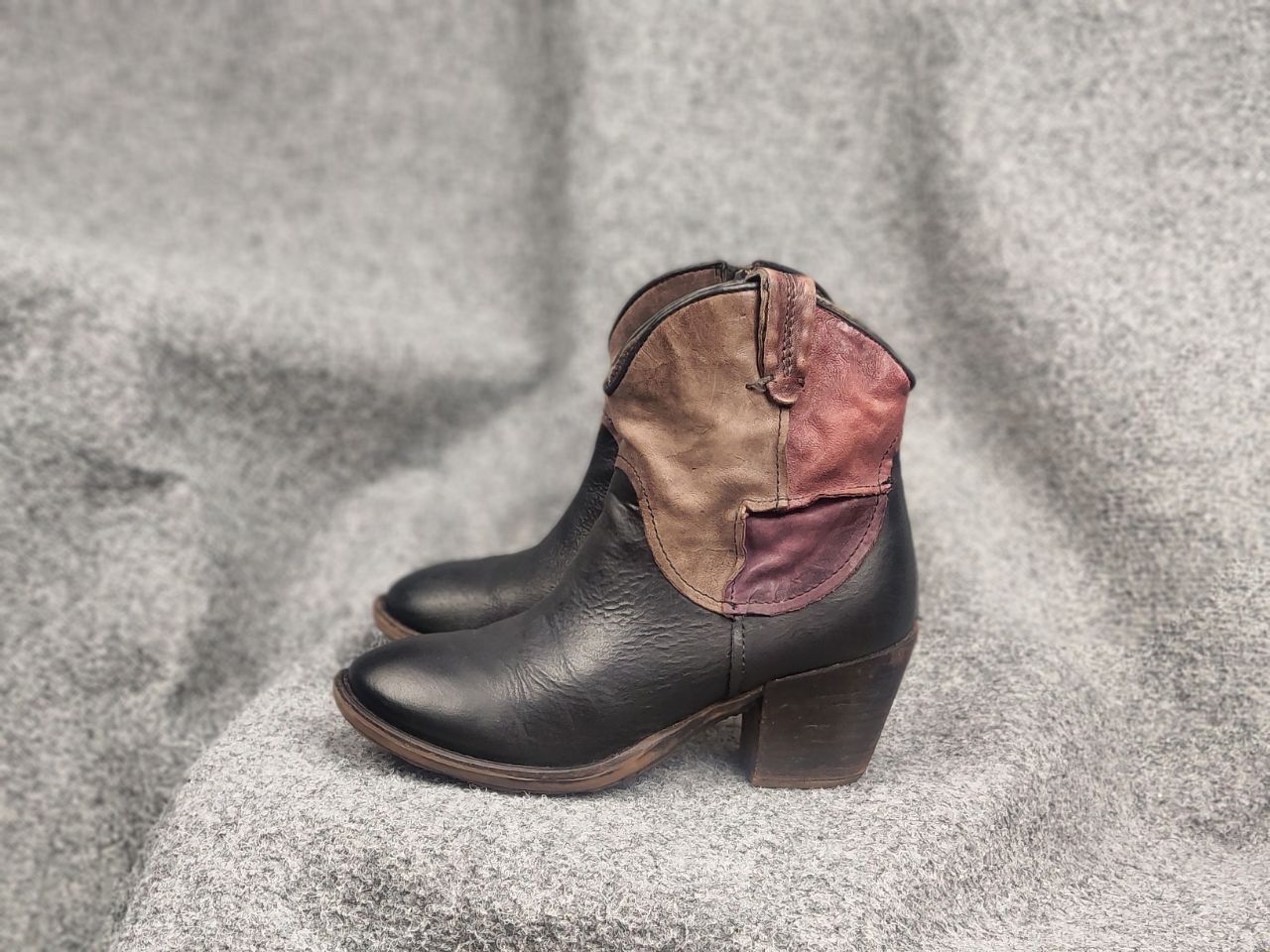 A.S.98 A.S.98 Vintage Boho AirStep Leather Ankle Heel Zip Boots Size US 9 / IT 39 - 9 Thumbnail