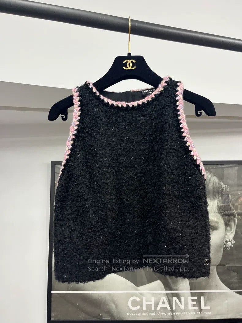 Chanel Chanel 24K pink rolled-edged black tweed vest top Size XS / US 0-2 / IT 36-38 - 1 Thumbnail