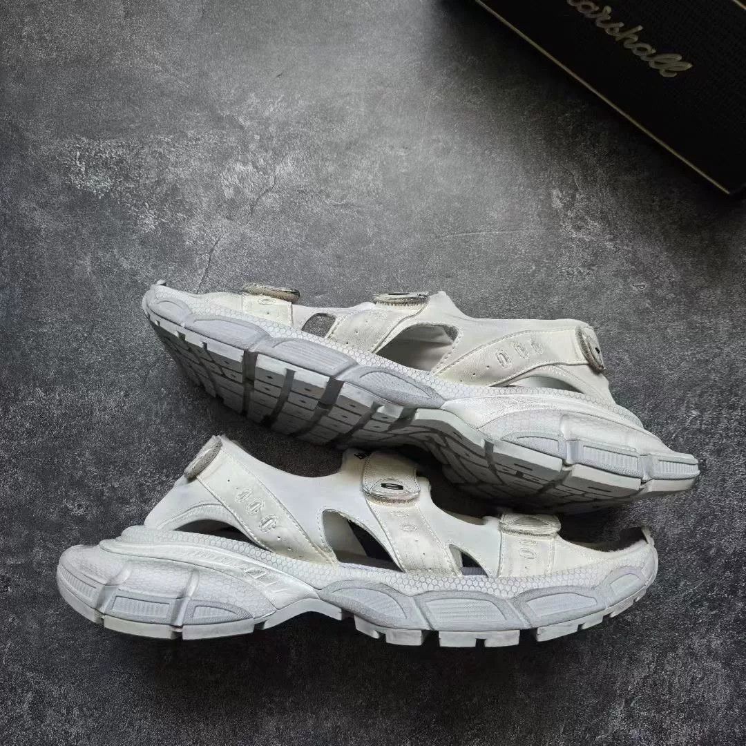 Balenciaga Balenciaga White Sandals XXXL Men Size US 10 / EU 43 - 1 Thumbnail