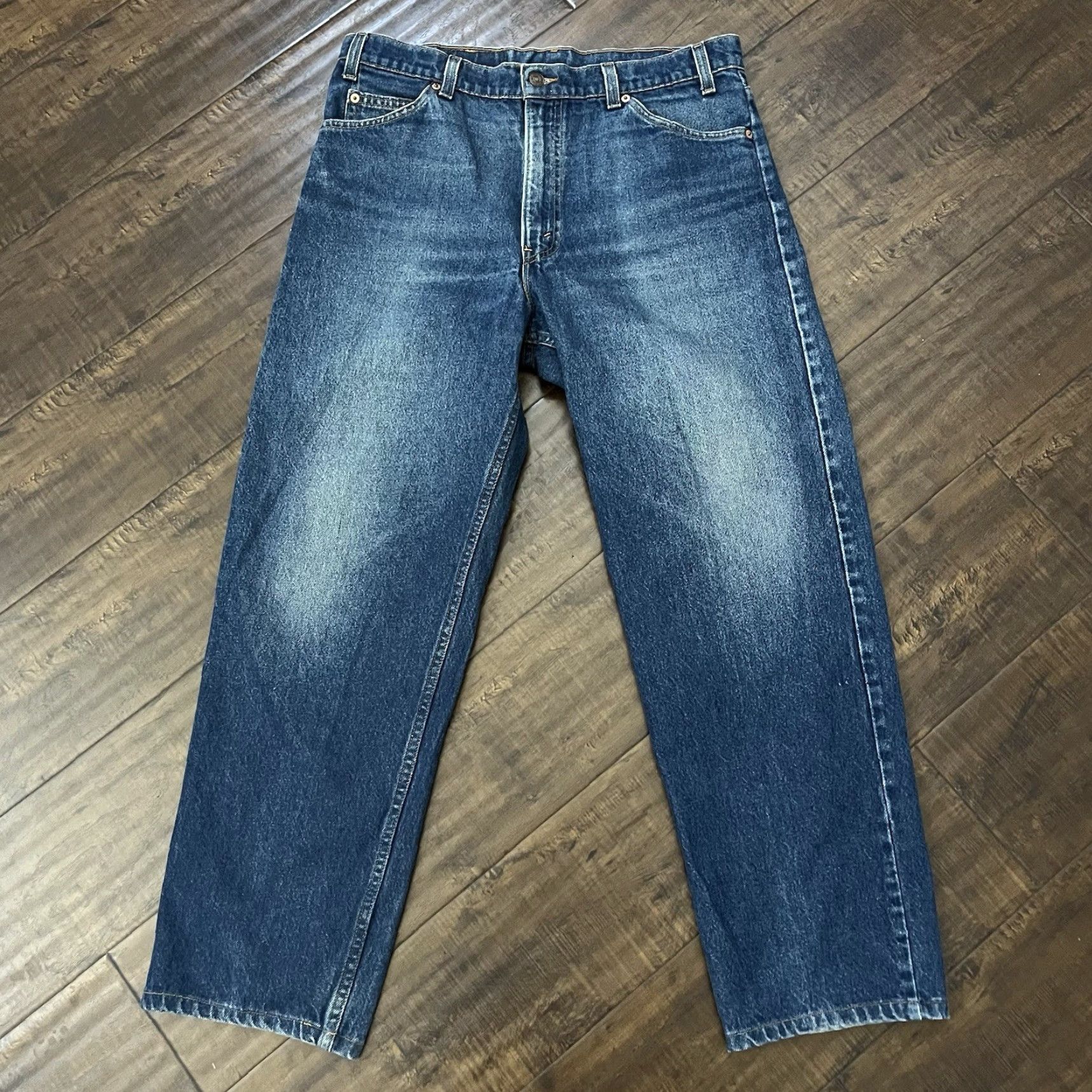Levi's VINTAGE Levi's 553 White Tab Jeans Adult 36x31 Relaxed Blue Denim USA 1996 Mens Size US 36 / EU 52 - 4 Thumbnail